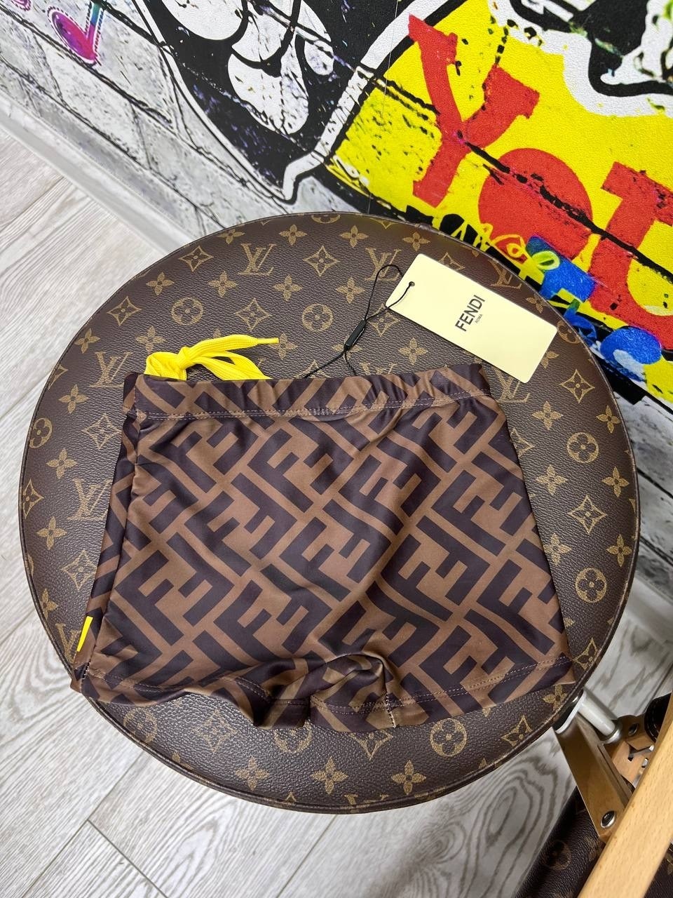 шорты фенди мужские,шорты fendi,плавательные шорты фенди,плавки fendi,мужские шорты