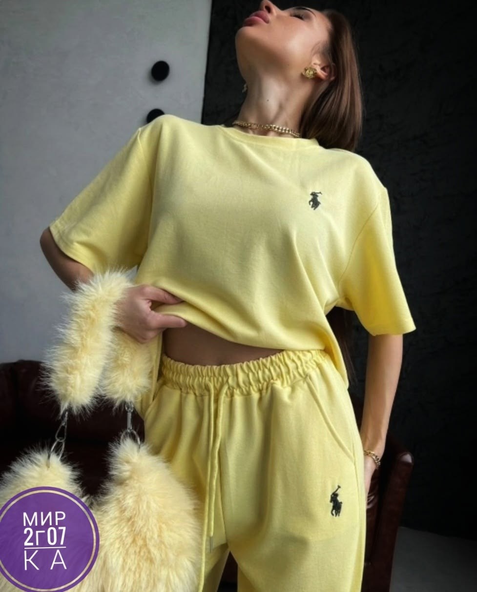 костюм на каждый день,стильные спортивные костюмы,стильные костюмы,женские костюмы,костюм футболка и штаны