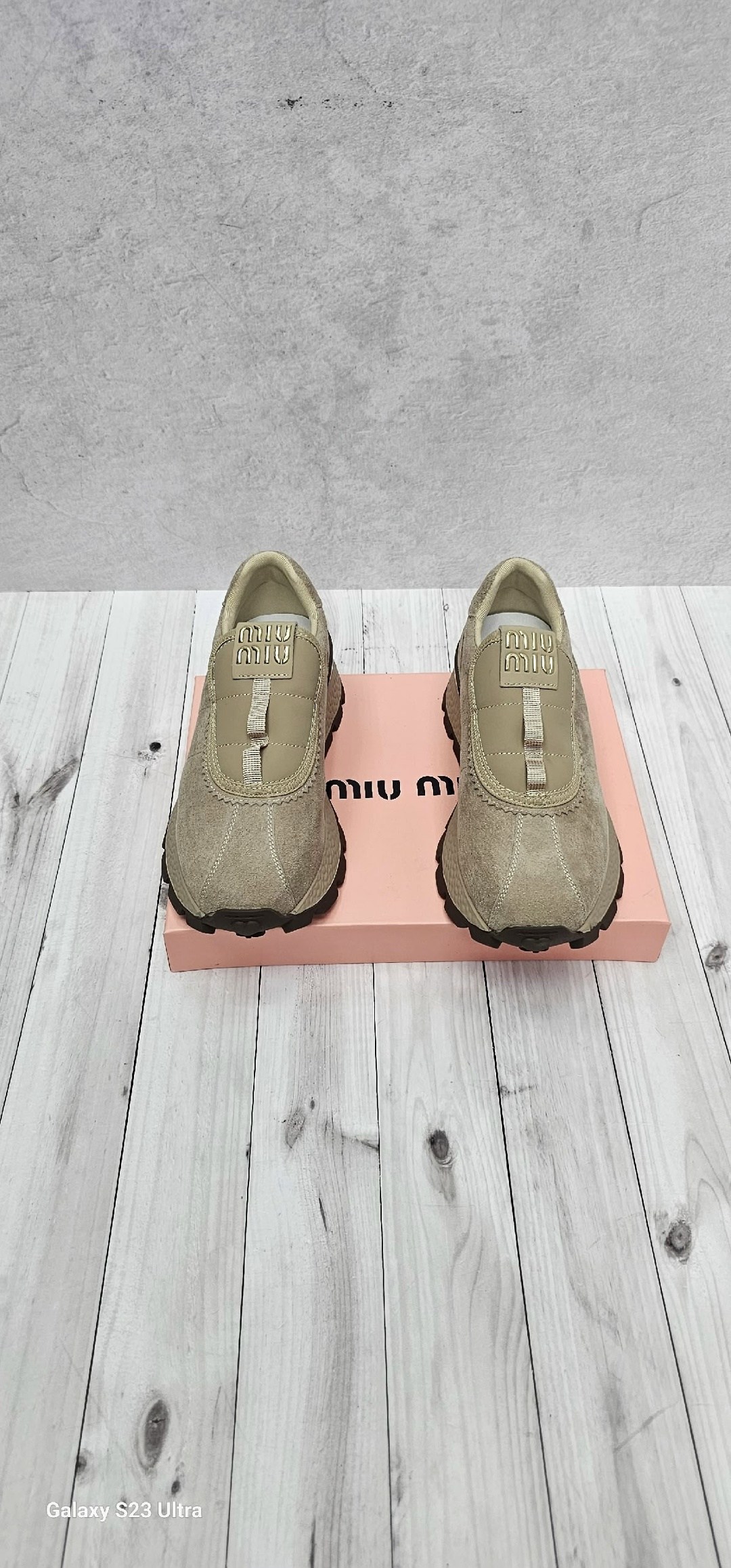 miu miu кроссовки женские,,кроссовки miu miu,женские кроссовки miu miu tyre молочные,кроссовки miu