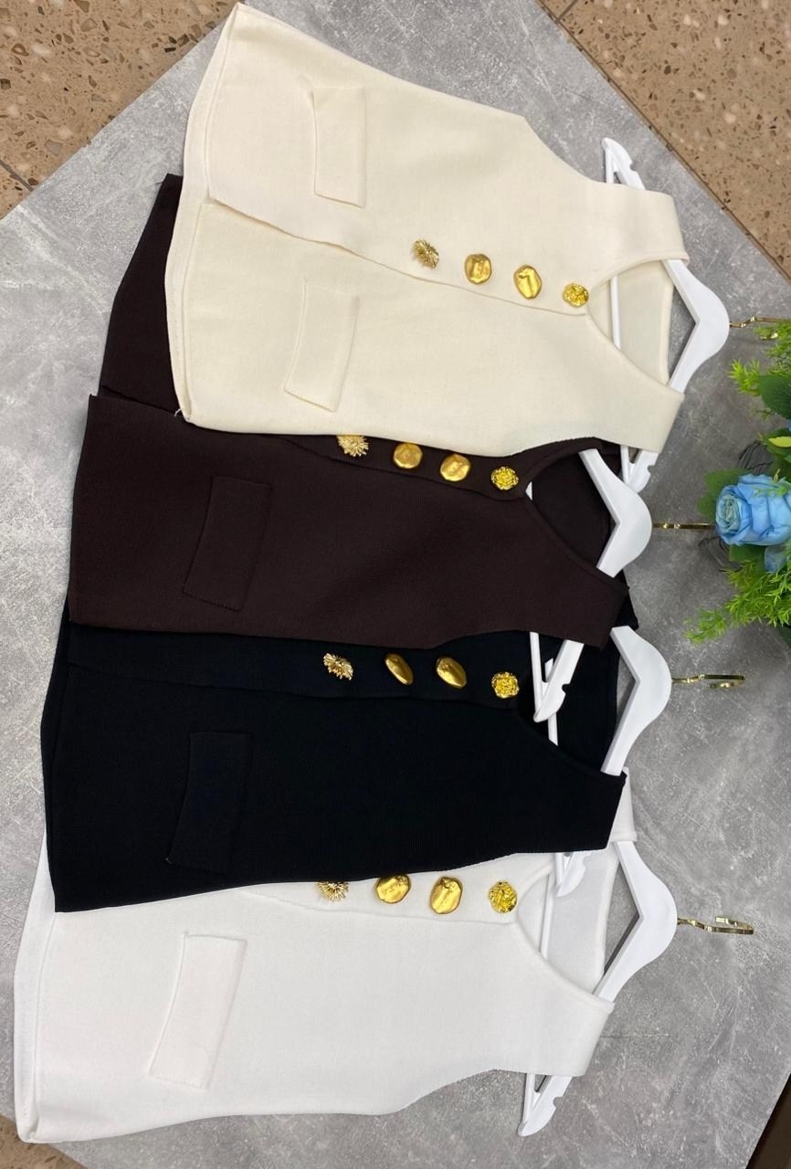 жилет на пуговицах,жилет и юбка,юбка с лямками,костюм женский,платье стильное