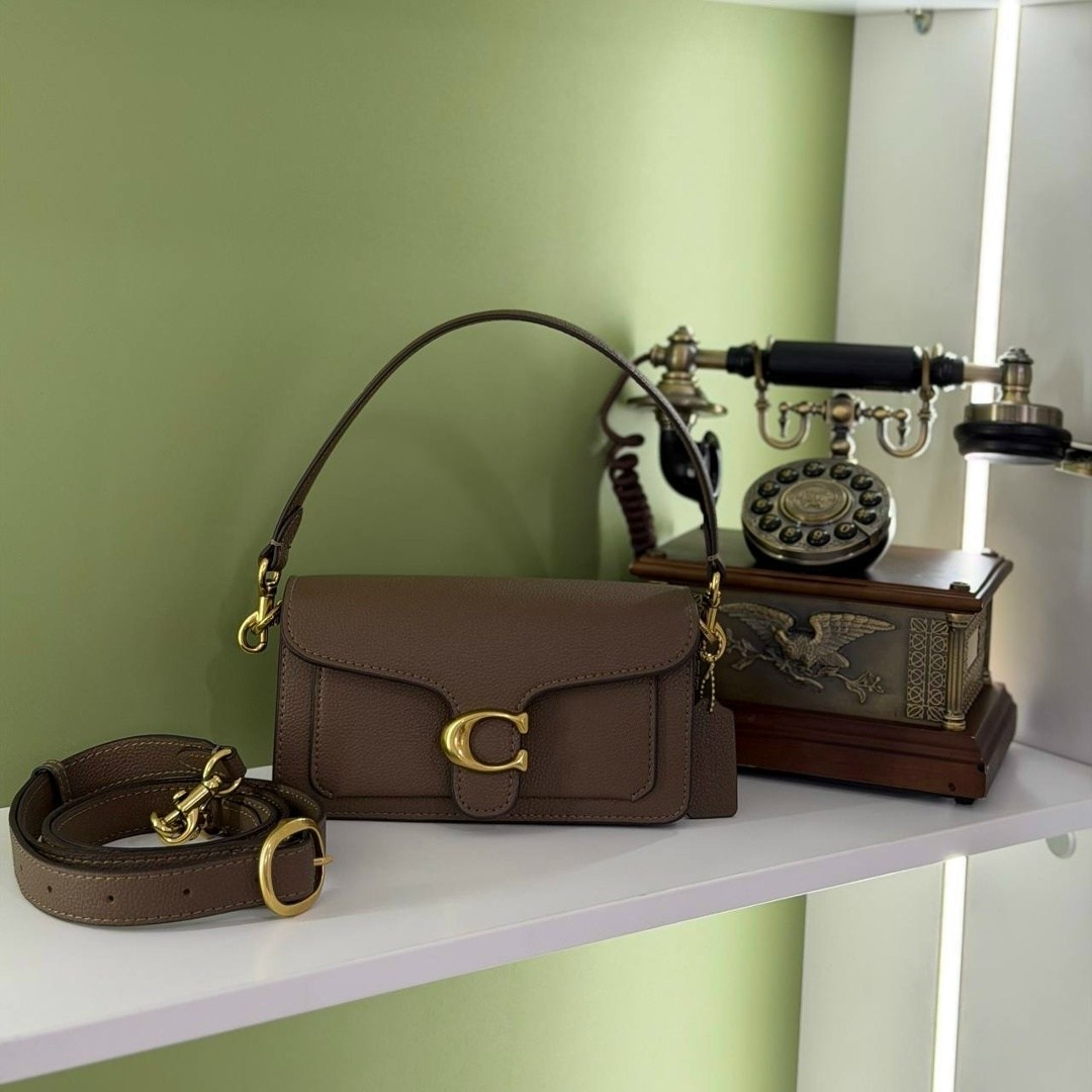 кожаная сумка через плечо с логотипом coach коричневый,сумки женская,сумка coach,сумка,сумка coach tabby 26