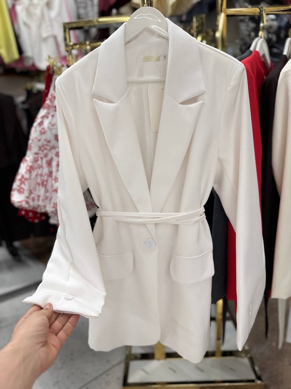 пиджак,пиджак оверсайз,жакет с поясом,женский пиджак,костюм женский