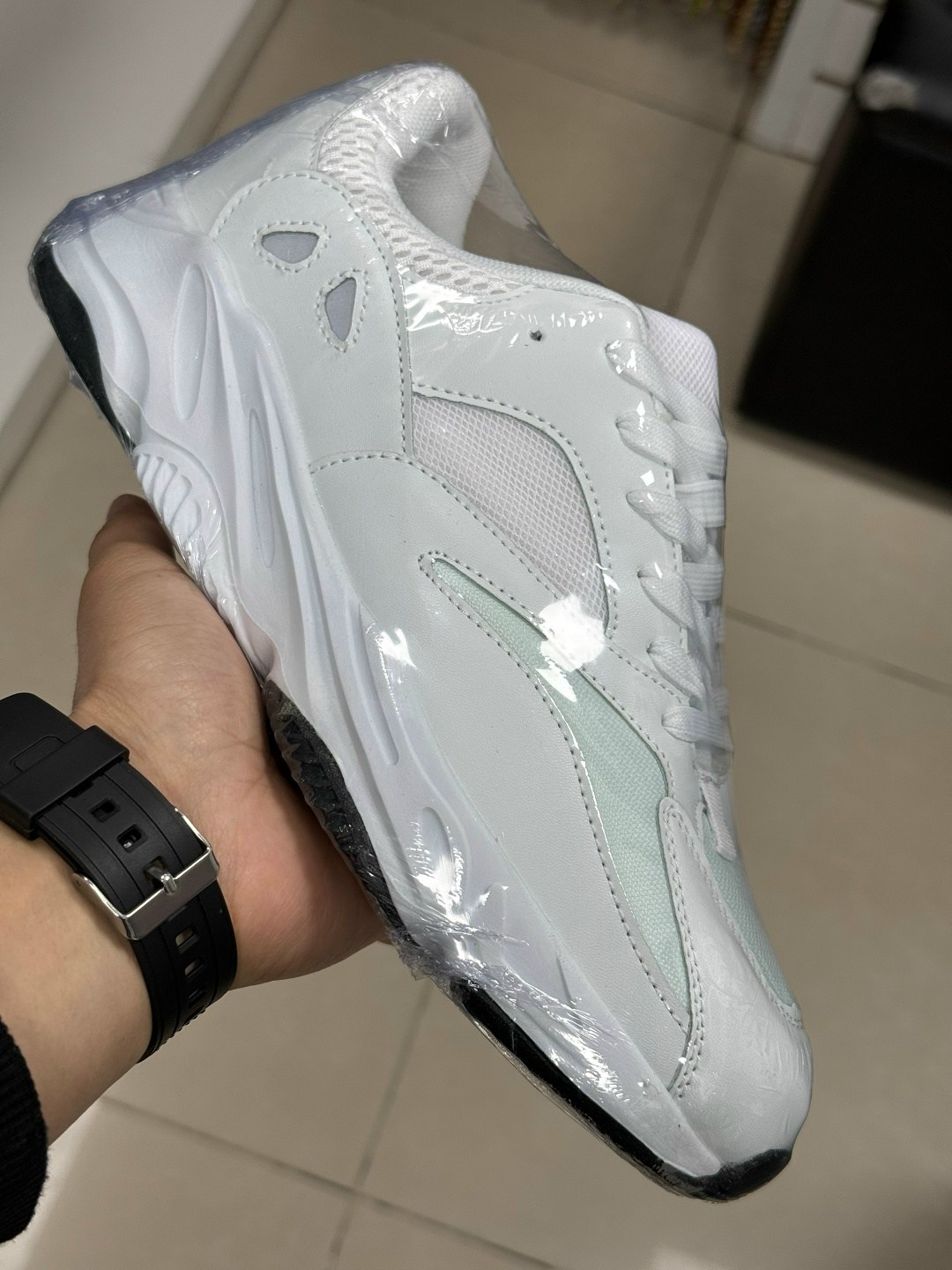 adidas yeezy boost 700,кроссовки adidas yeezy boost 700,кроссовки adidas yeezy boost 700 wave runner,adidas yeezy boost 700 wave runner solid grey,yeezy boost 700