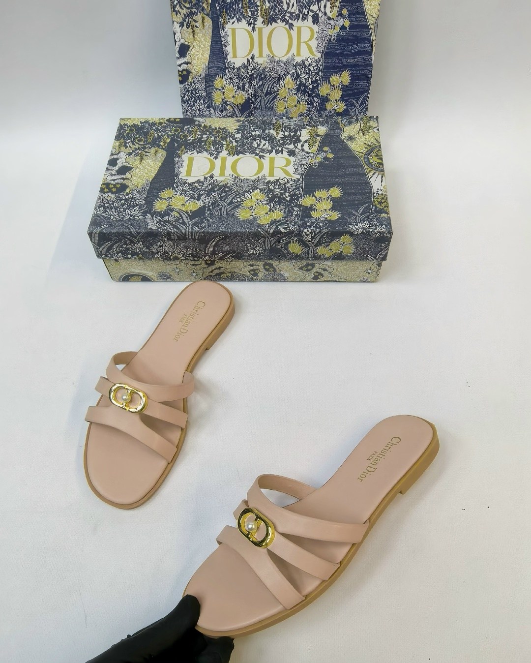 шлепанцы кристиан диор,шлепанцы женские кристиан диор,шлепки диор,шлепанцы christian dior,шлепки кристиан диор