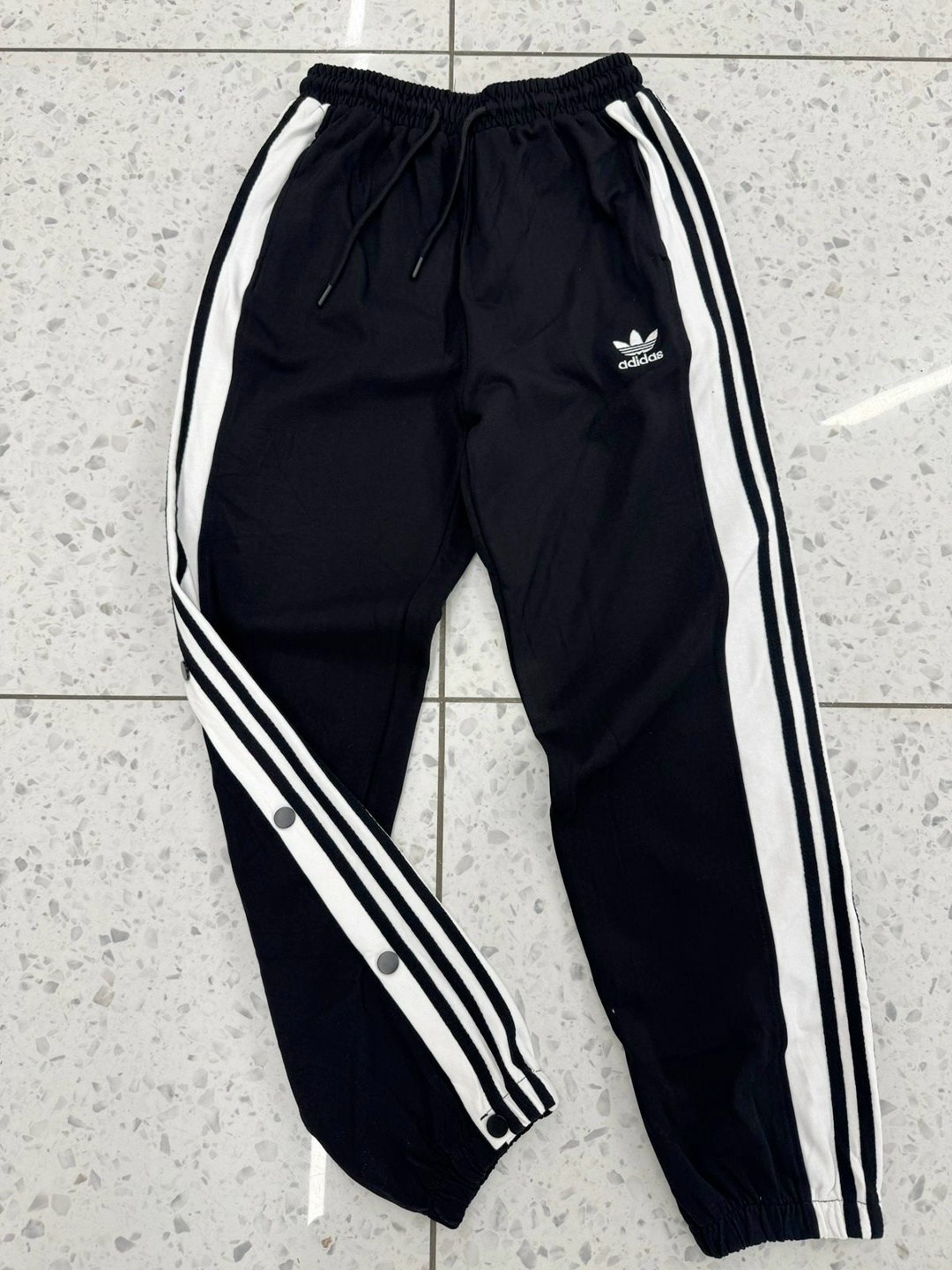 мужские спортивные штаны adidas,спортивные штаны adidas,спортивные брюки adidas,спортивные штаны,спортивные брюки