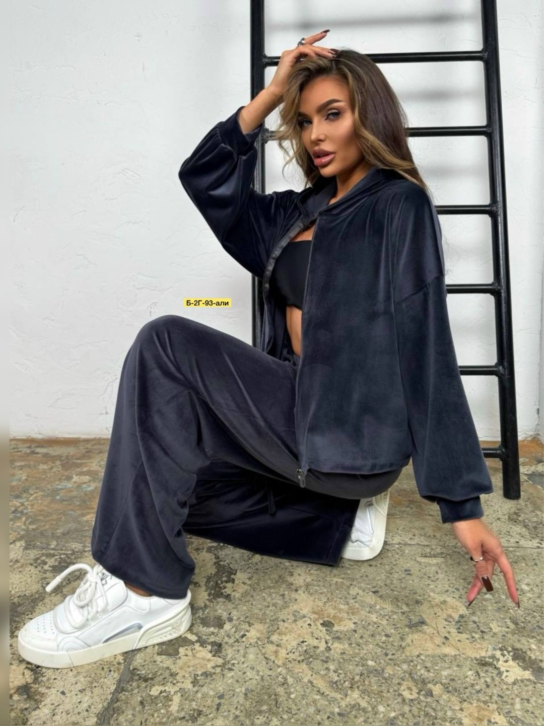 костюм велюровый бархатный с капюшоном и брюками палаццо zakiya shop,костюм велюровый бархатный с капюшоном и брюками палаццо zakiya shop цвет графит,костюм женский велюровый,спортивный костюм велюров