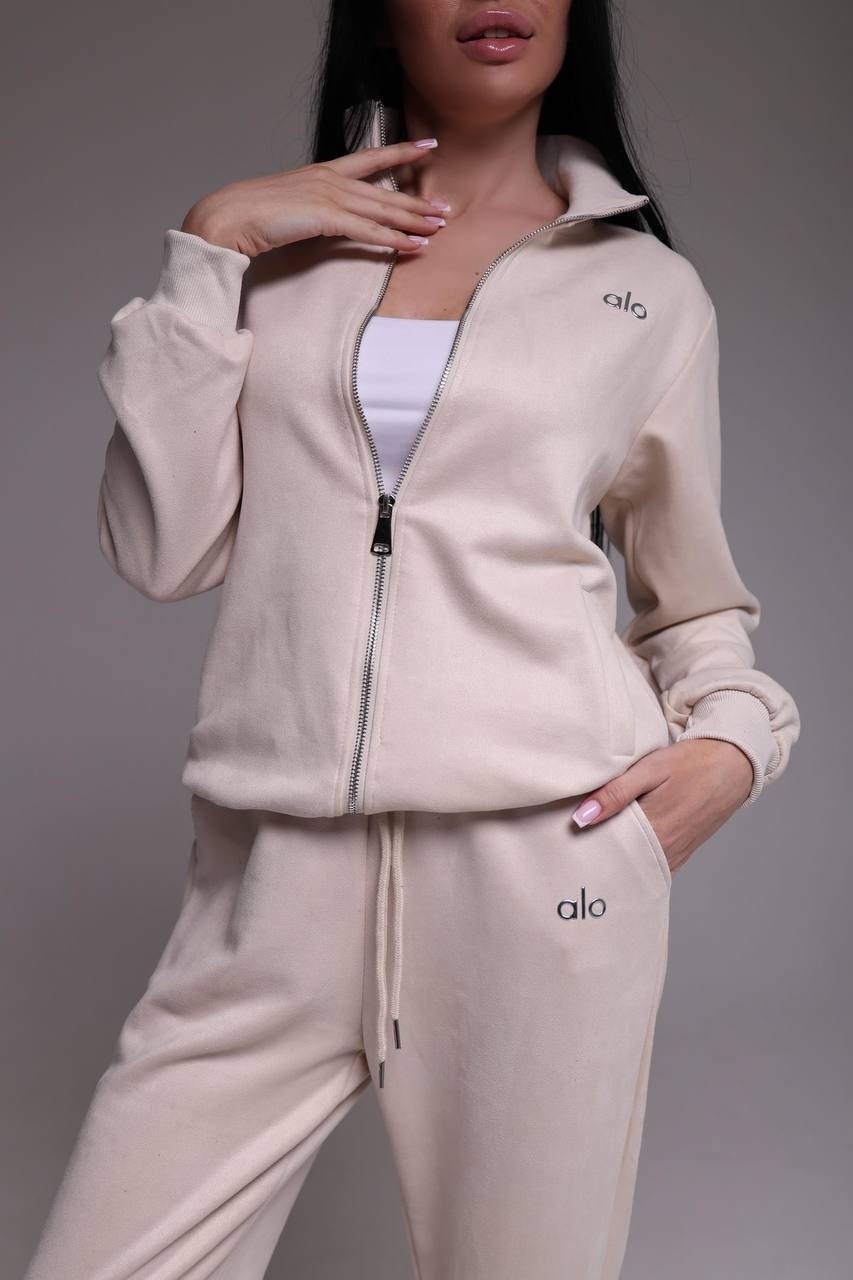 женские костюмы спортивные,стильные костюмы,костюм велюровый,женские костюмы,костюм бежевый
