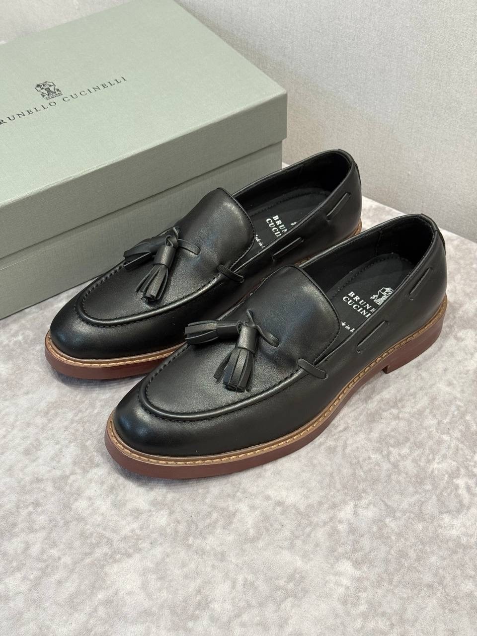 замшевые лоферы с кисточками brunello cucinelli,замшевые лоферы brunello cucinelli,,мужские замшевые лоферы,замшевые лоферы тёмно синие мужские