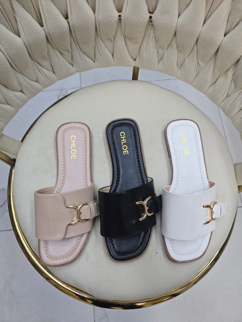 ,шлепанцы женские,модные тапочки,модные шлепанцы,сандалии