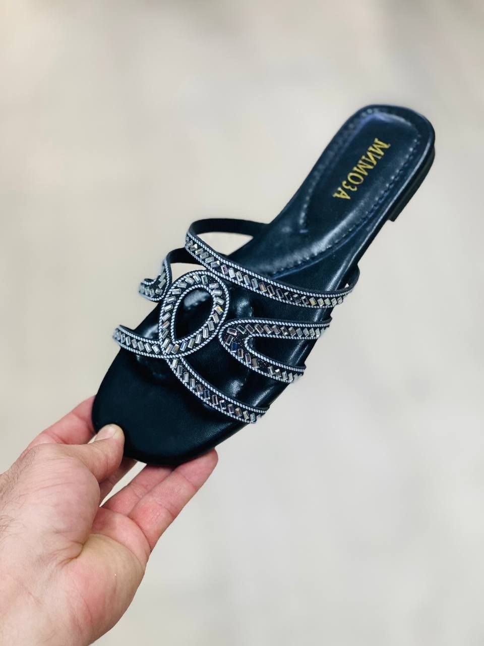 женские шлепанцы,модные шлепанцы,,шлепки женские,шлепанцы со стразами