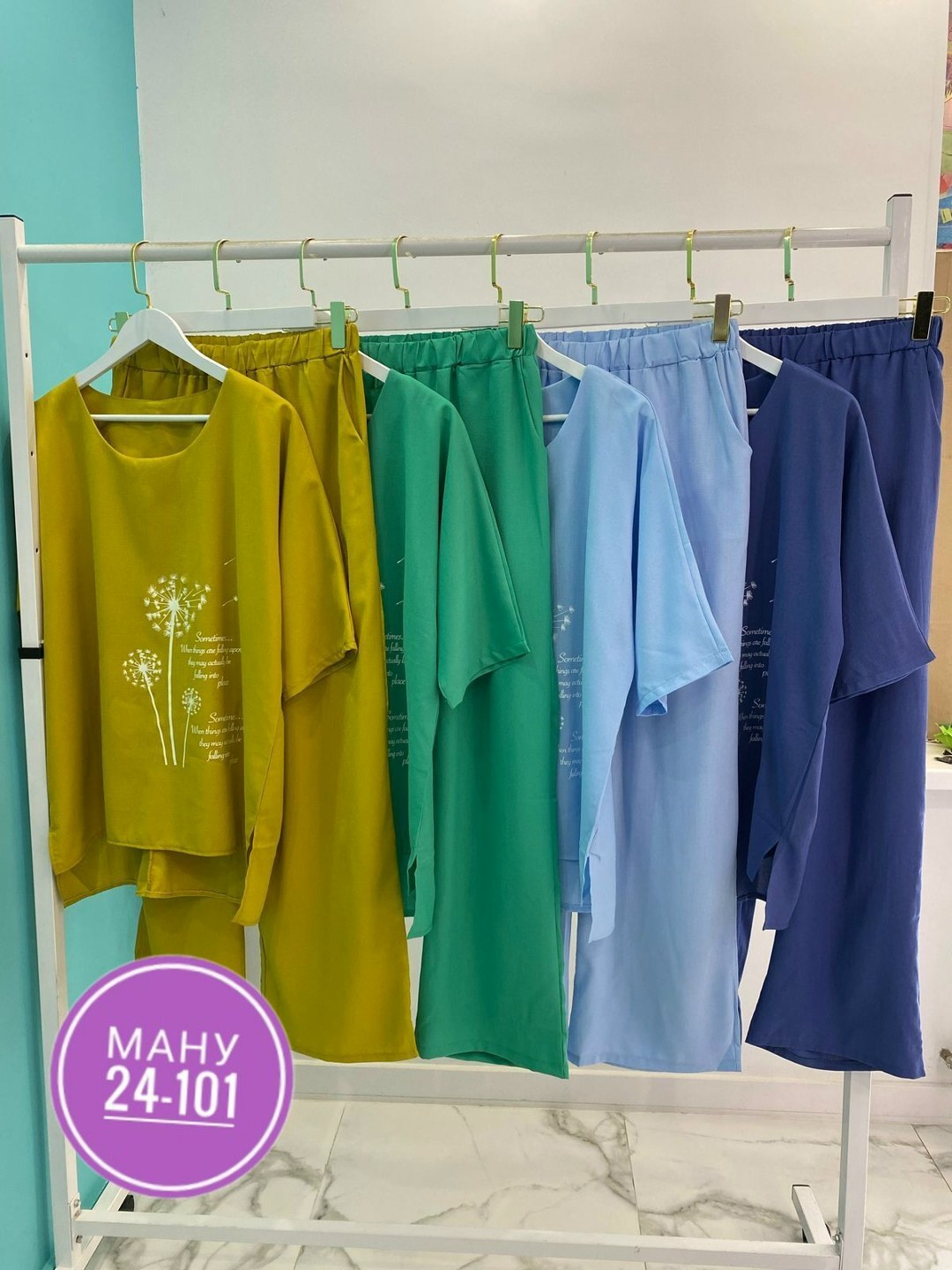 костюм двойка повседневная,костюм женский двойка,костюм женский,костюм двойка,женский костюм двойка футболка/штаны nobilitas голубой (l размер)