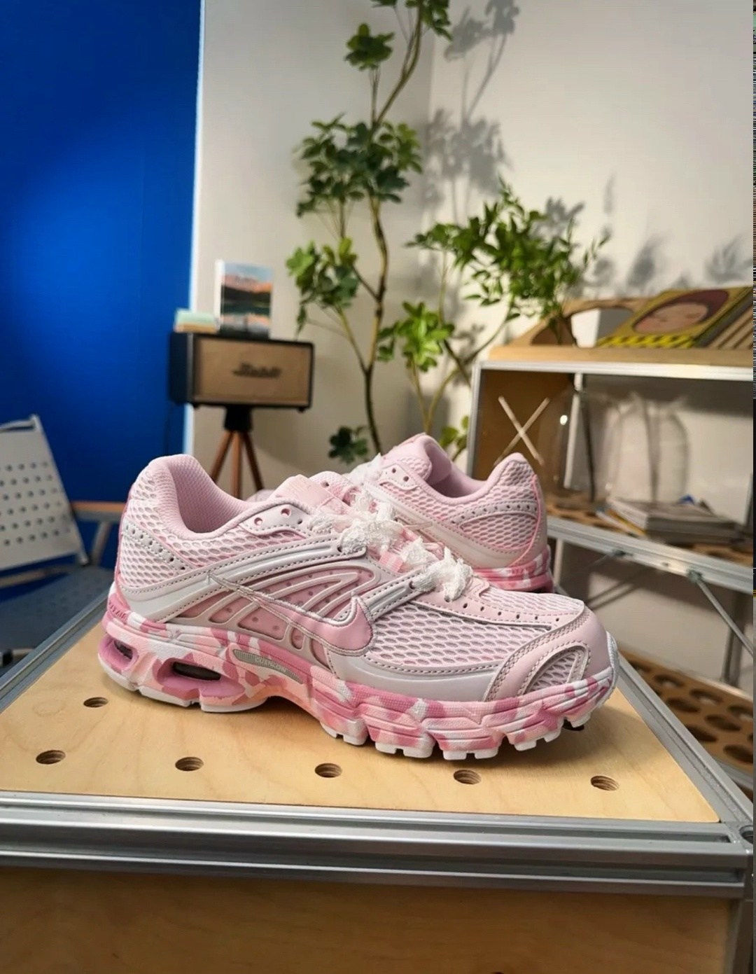 nike кроссовки женские,nike zoom vomero 5 pink,mizuno кроссовки,кроссовки nike,женские кроссовки