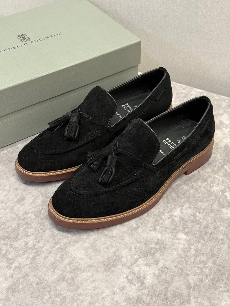 замшевые лоферы с кисточками brunello cucinelli,замшевые лоферы brunello cucinelli,,мужские замшевые лоферы,замшевые лоферы тёмно синие мужские