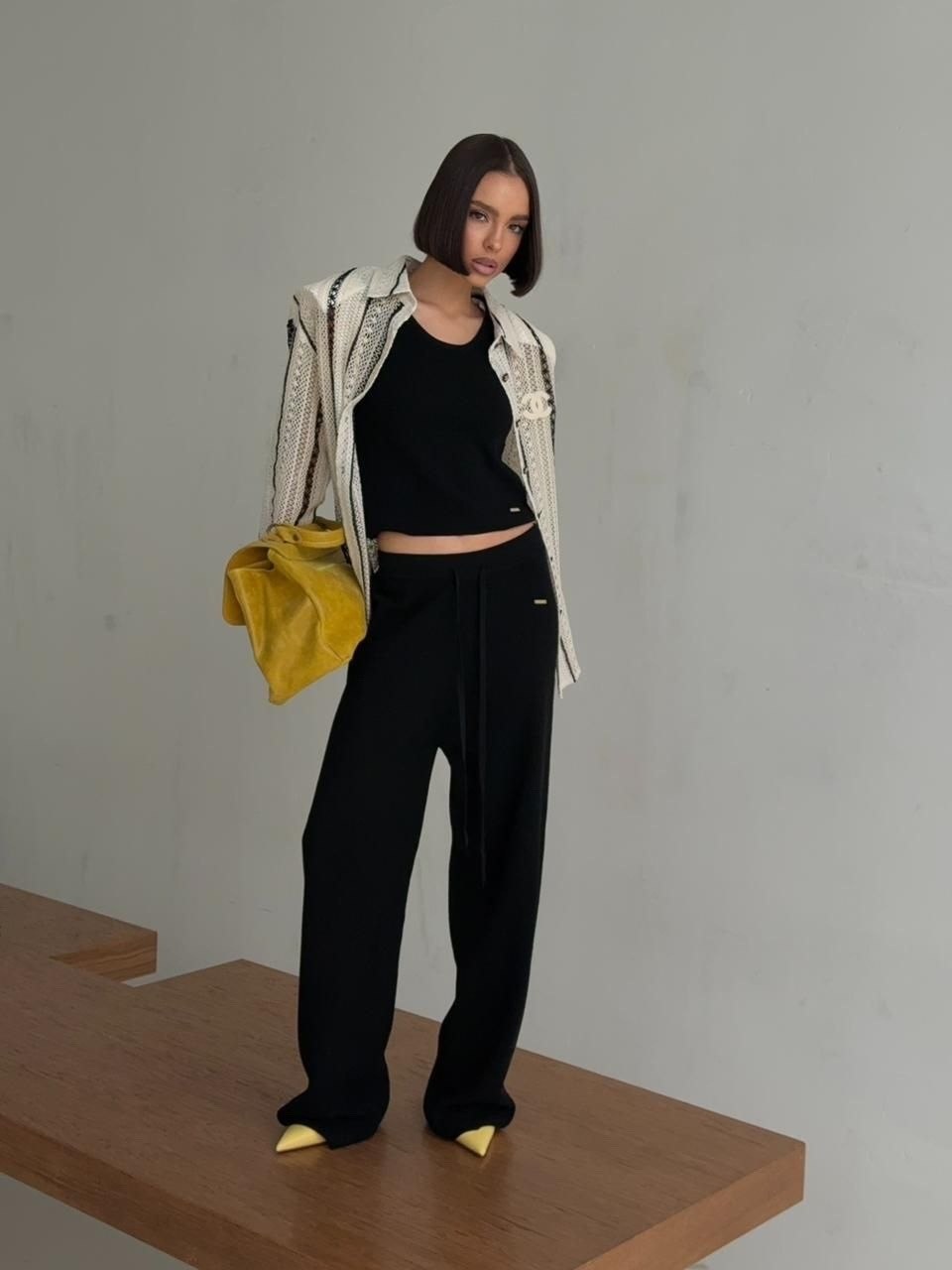 женский костюм,укороченная кофта,костюм двойка с брюками,стильные наряды