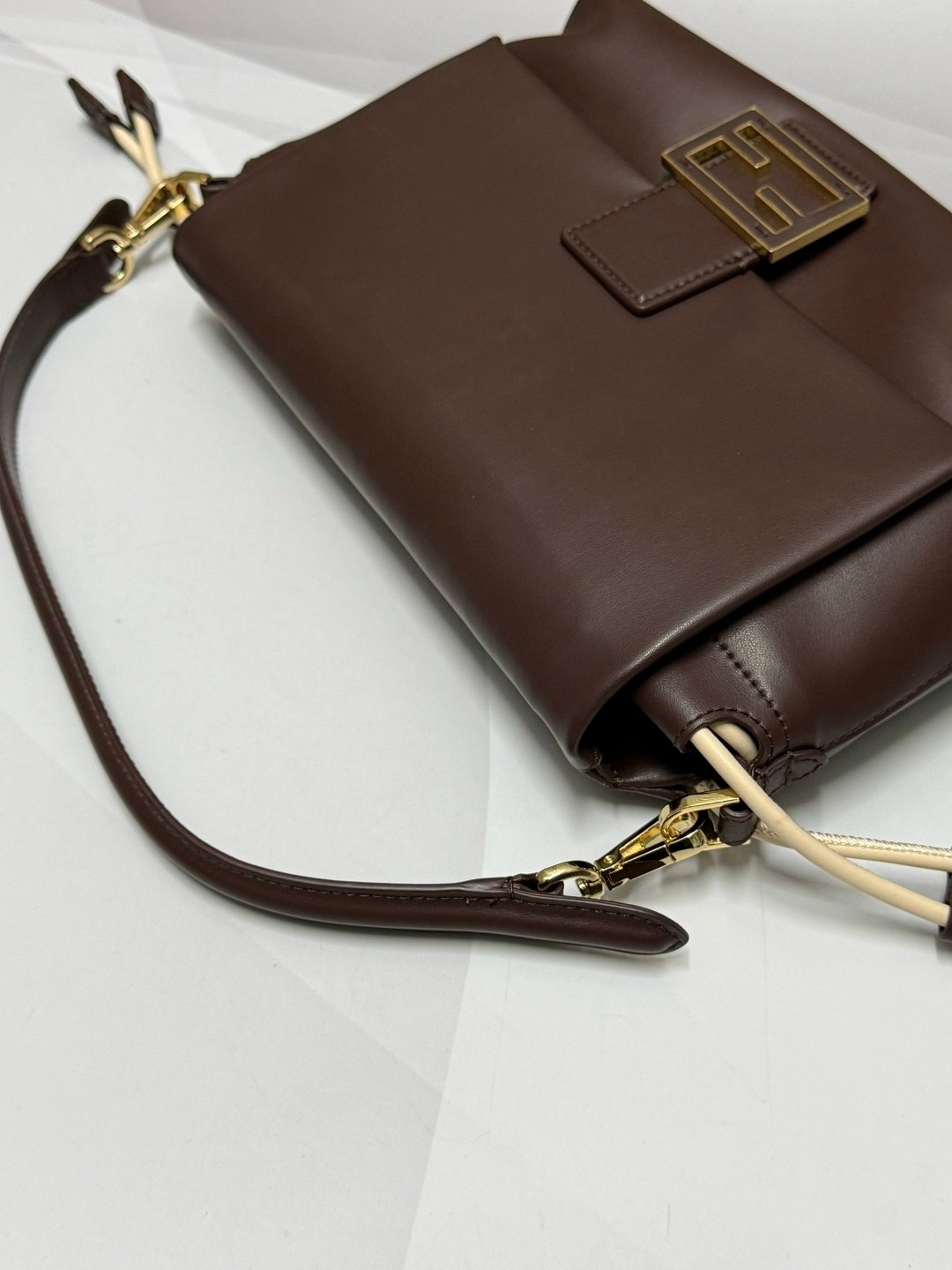 fendi сумка,fendi сумка на плечо,сумка,женская сумка fendi,сумки фенди