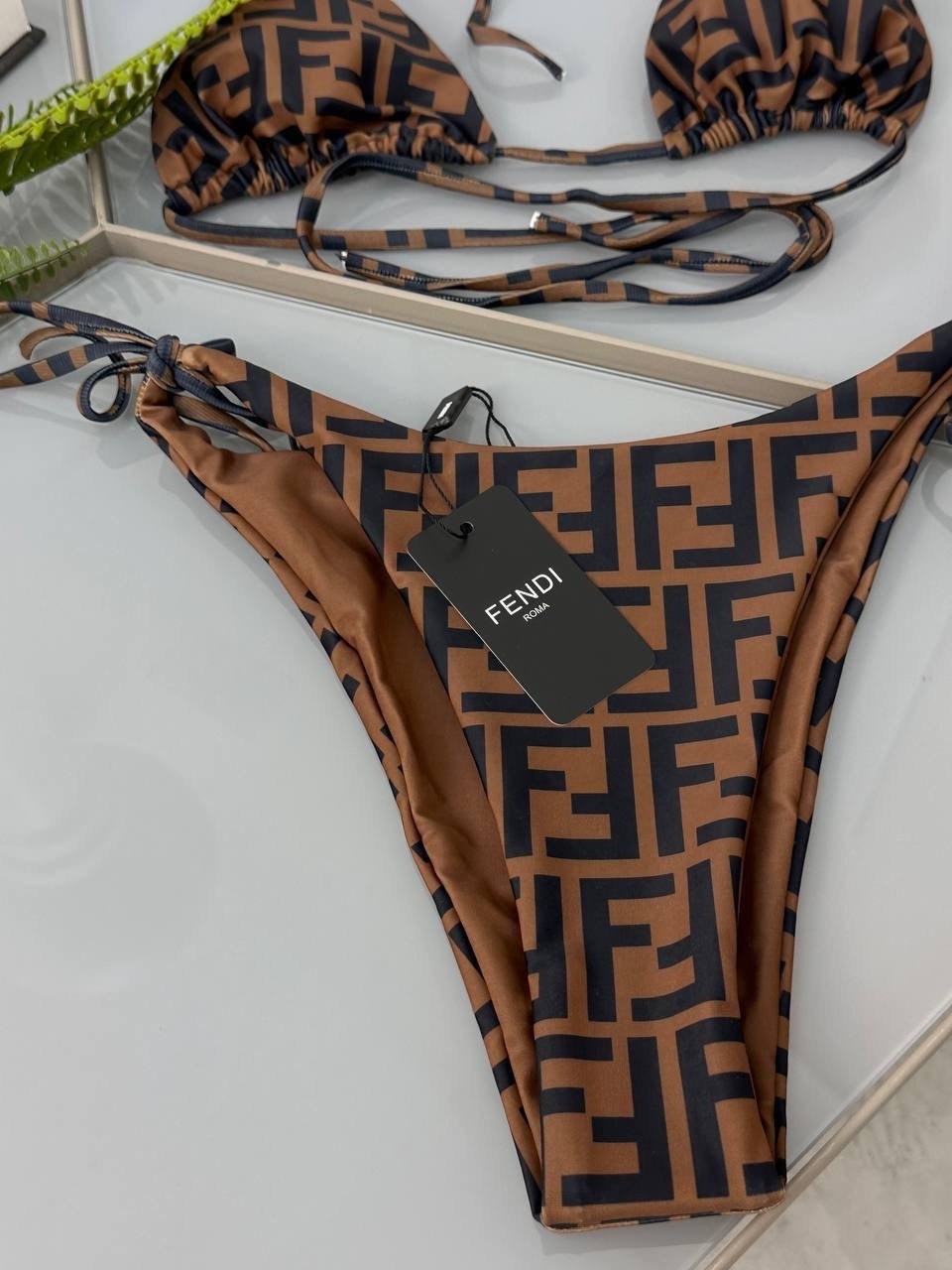 девушка,красивая брюнетка,красива девушка,модель с,купальник