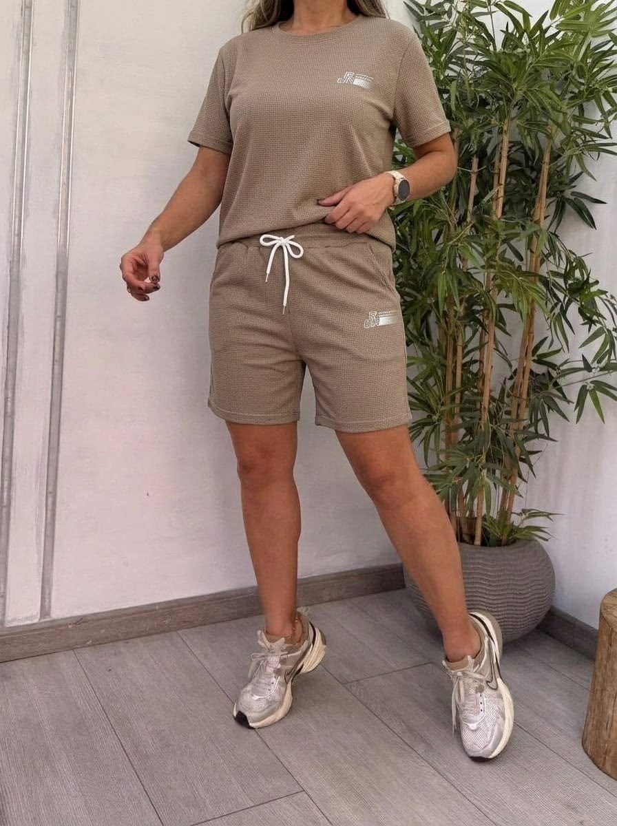 костюм женский,стильные костюмы,шорты и футболка спортивные костюм летний,женский костюм с шортами,спортивные женские костюмы