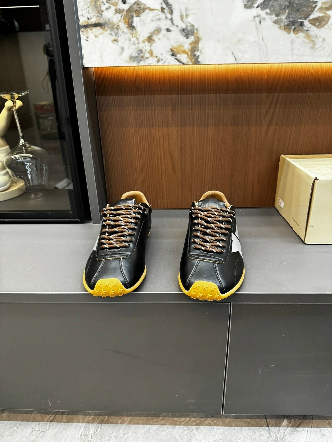 ,кроссовки golden goose,кожаные кроссовки,женские кожаные кроссовки,кроссовки премиум