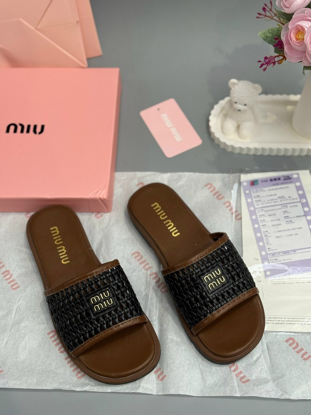 шлепанцы miu miu,шлепанцы женские,,женские шлепки,шлепки модные