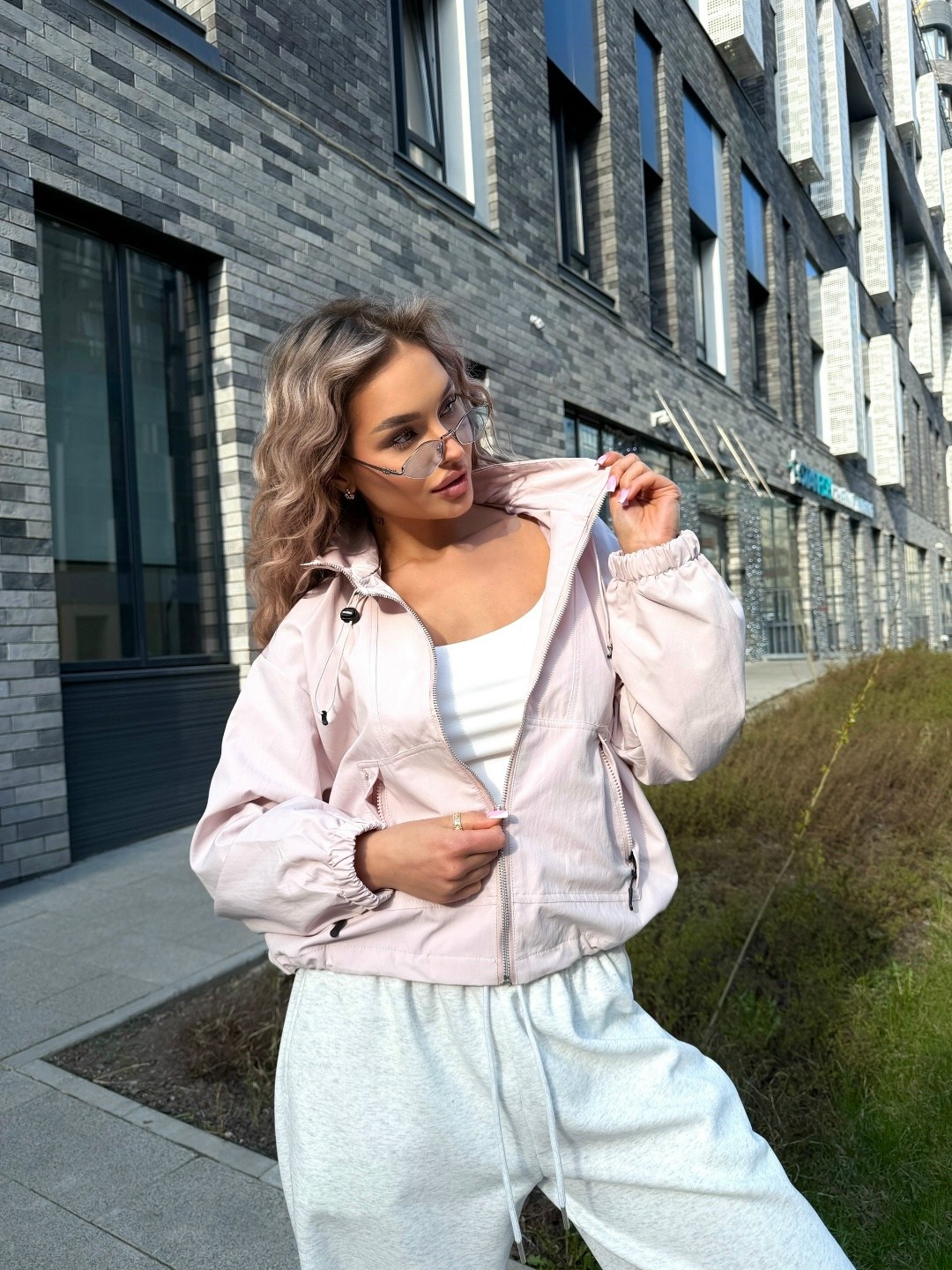 ветровка,женская ветровка,легкая куртка,куртка ветровка женская,ветровка куртка