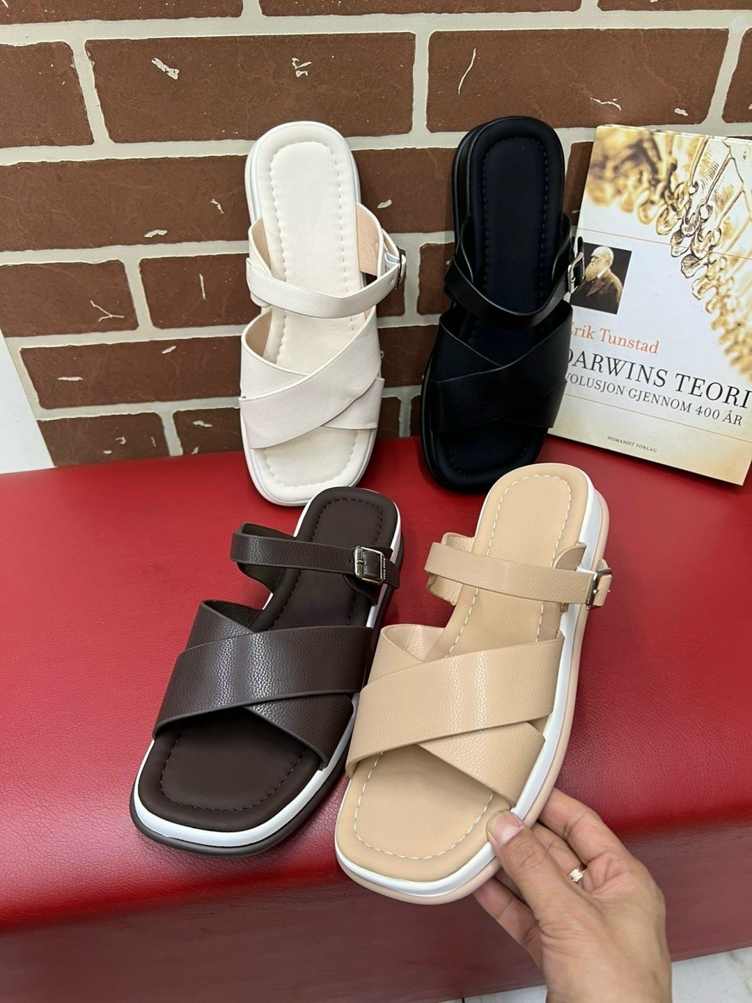 женские шлепанцы,женские шлепанцы prada,шлепанцы prada,шлепки прада женские,шлёпки женские прада