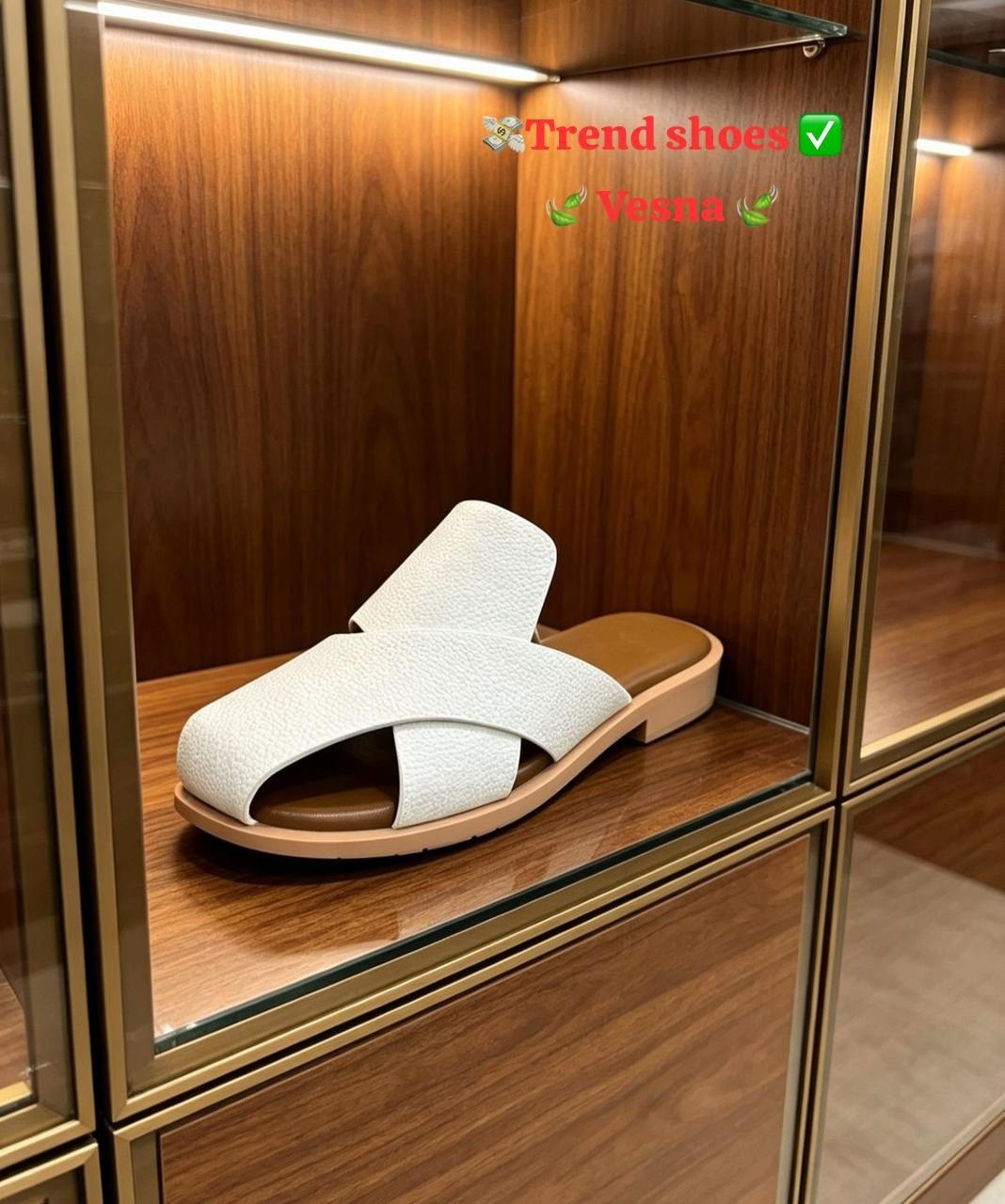 ,женские шлепанцы,мужские шлепанцы,мужские шлепки,модные тапочки