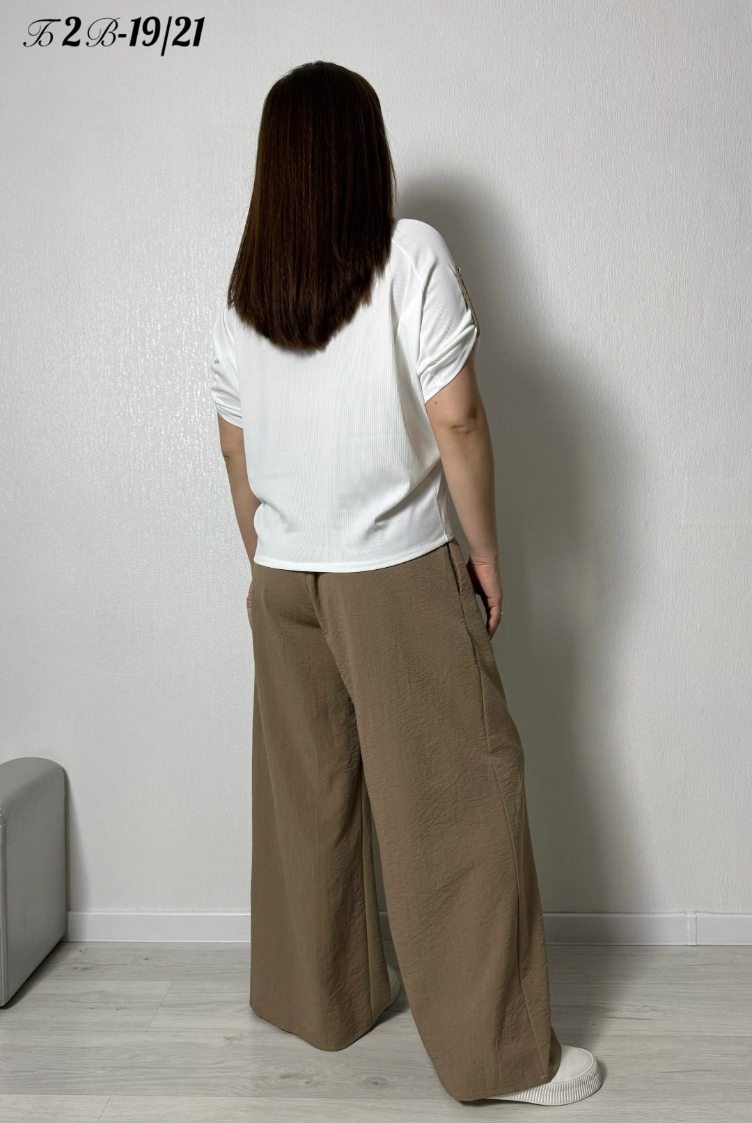 костюмы женские,бежевый костюм,костюм с брюками,брючный комплект,комплект женских