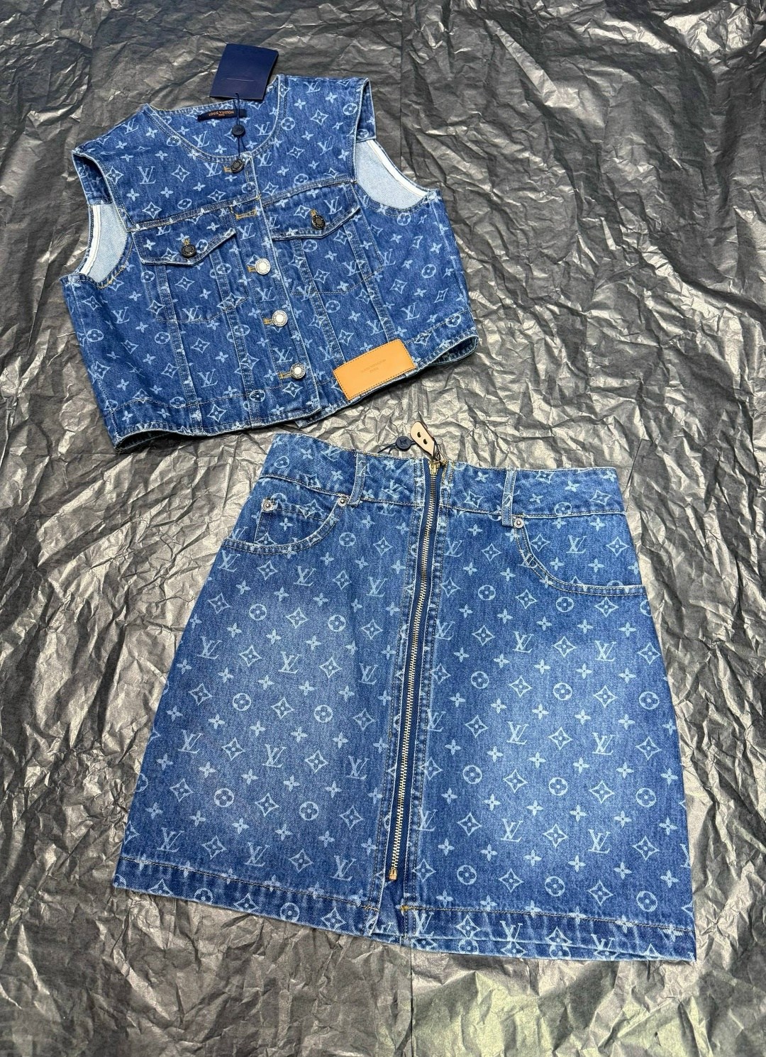 джинсовая куртка луи витон,жилет джинсовый,женский джинсовый жилет,куртка джинсовая louis vuitton,луи виттон джинсовая куртка