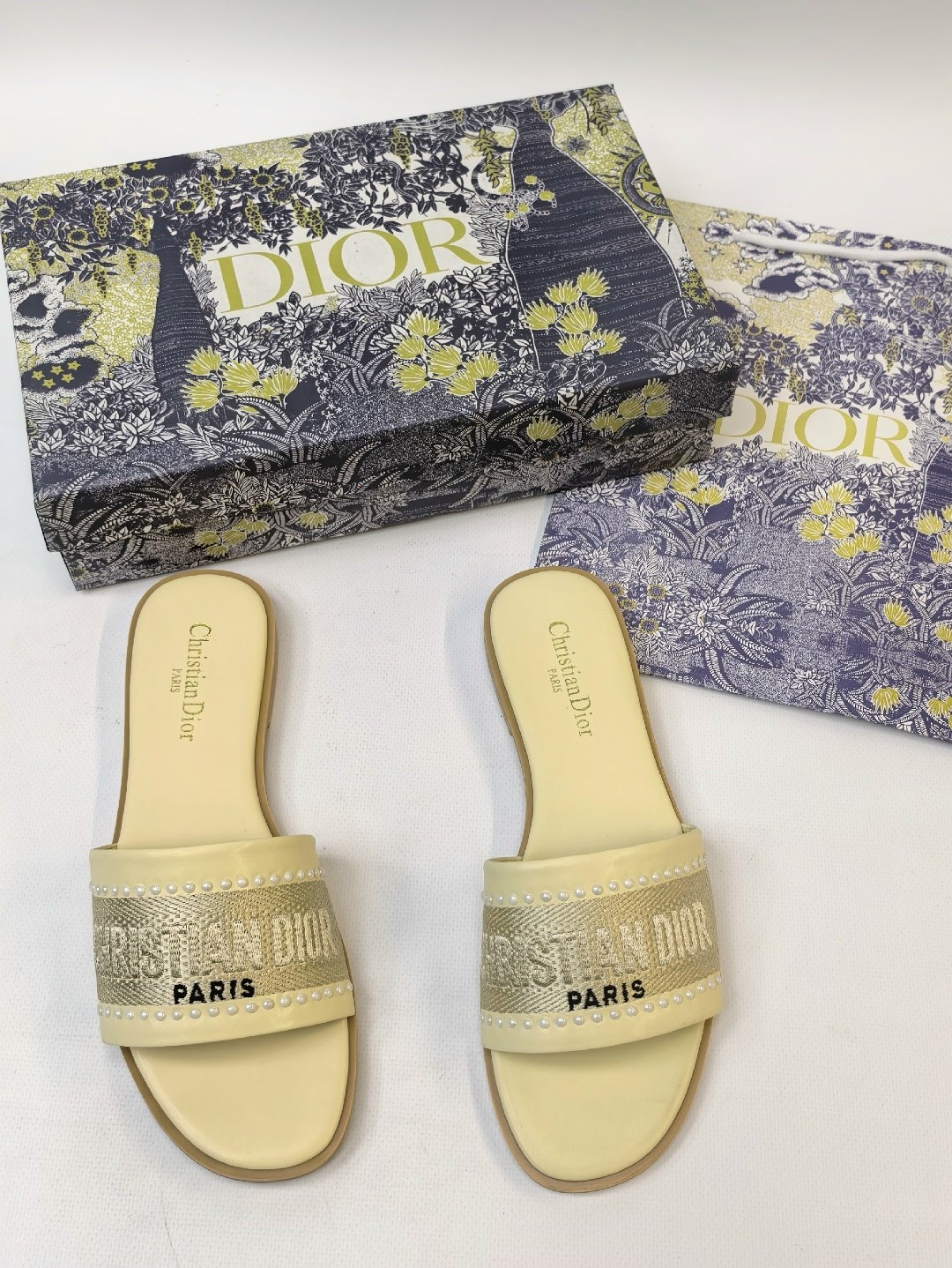 шлепанцы кристиан диор,шлепанцы christian dior,шлепки диор,christian dior шлепанцы коллекция 2026,шлепанцы женские