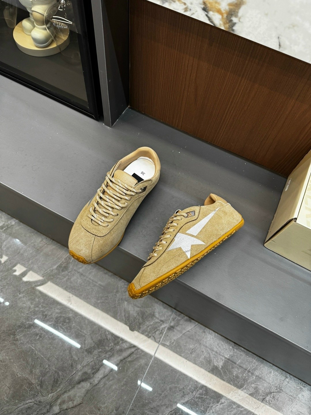 замшевые кроссовки,,спортивная ,женские кроссовки,кроссовки golden goose