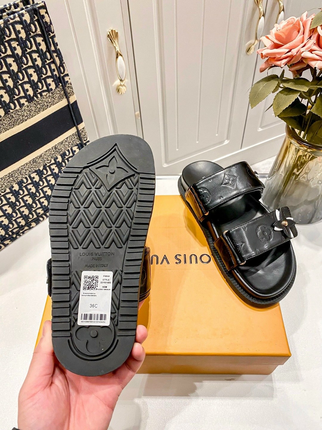 луи виттон шлепки,,луи виттон тапки,сандалии louis vuitton,шлепанцы louis vuitton