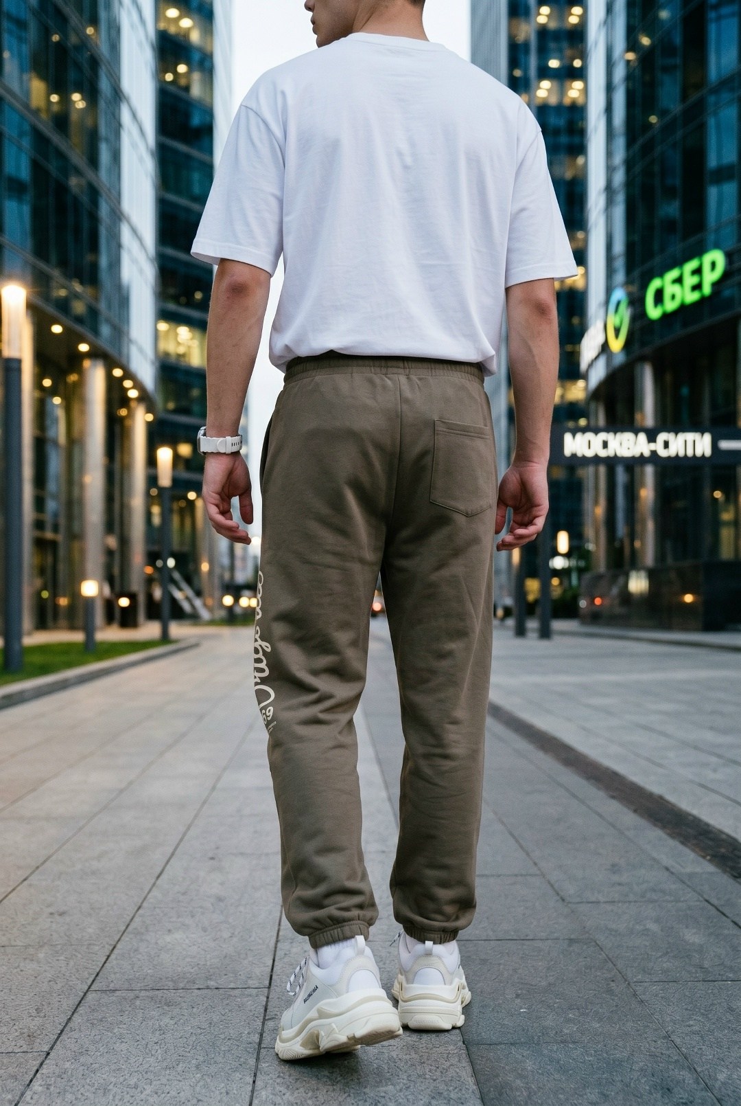 брюки спортивные,спортивные джоггеры,брюки джоггеры,джоггеры мужские,мужские спортивные брюки