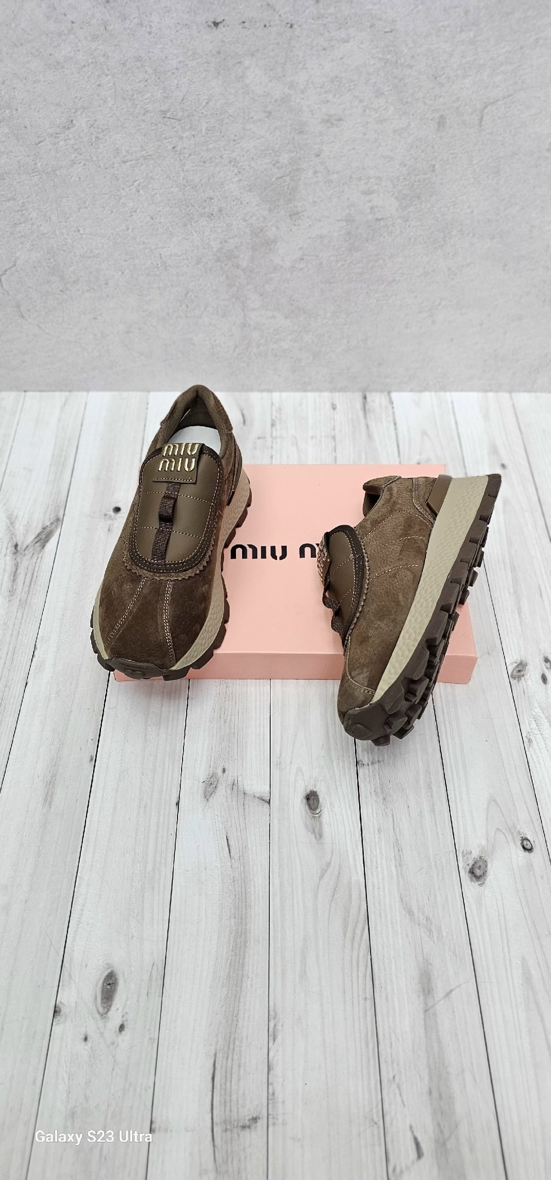 miu miu кроссовки женские,,кроссовки miu miu,женские кроссовки miu miu tyre молочные,кроссовки miu