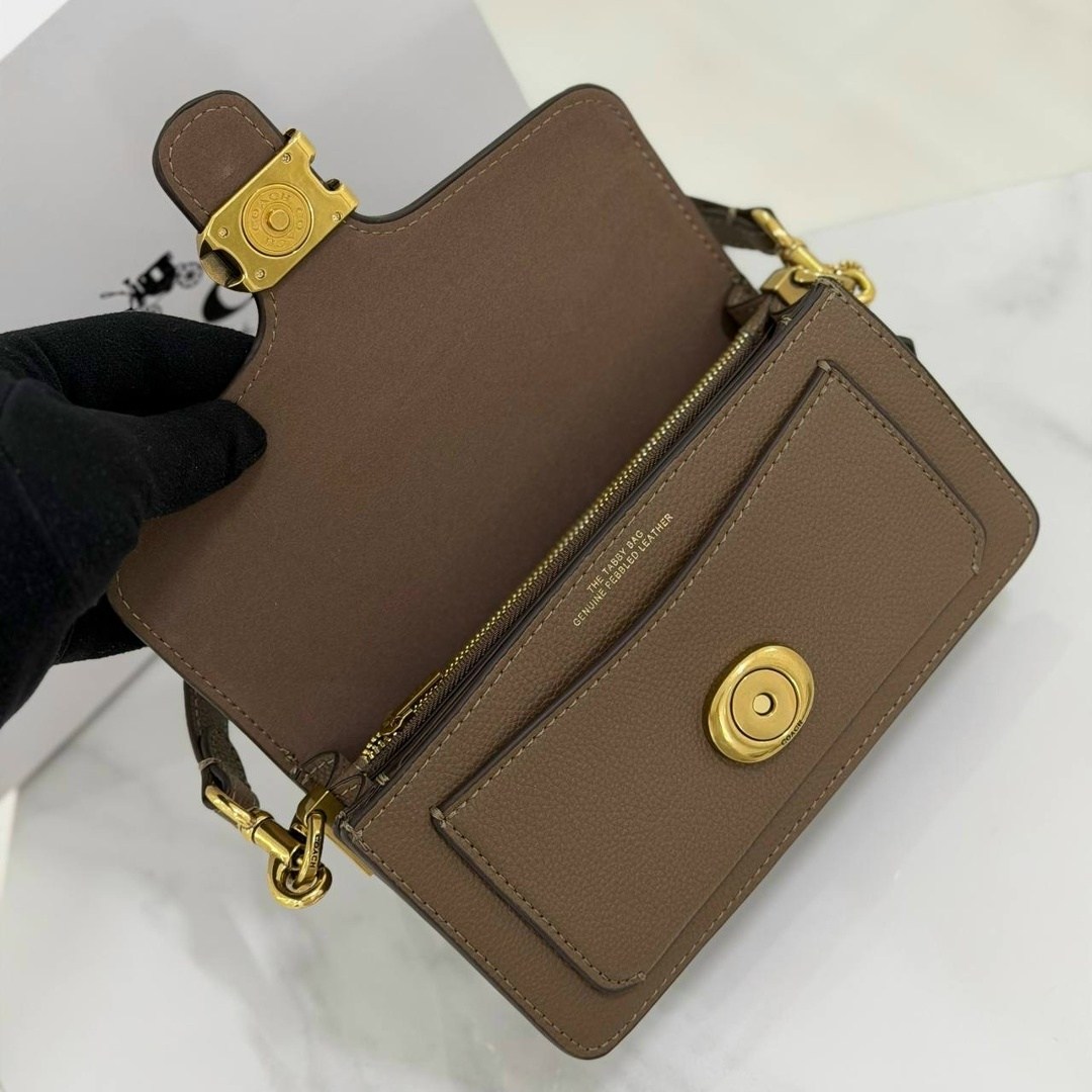 кожаная сумка через плечо с логотипом coach коричневый,сумки женская,сумка coach,сумка,сумка coach tabby 26