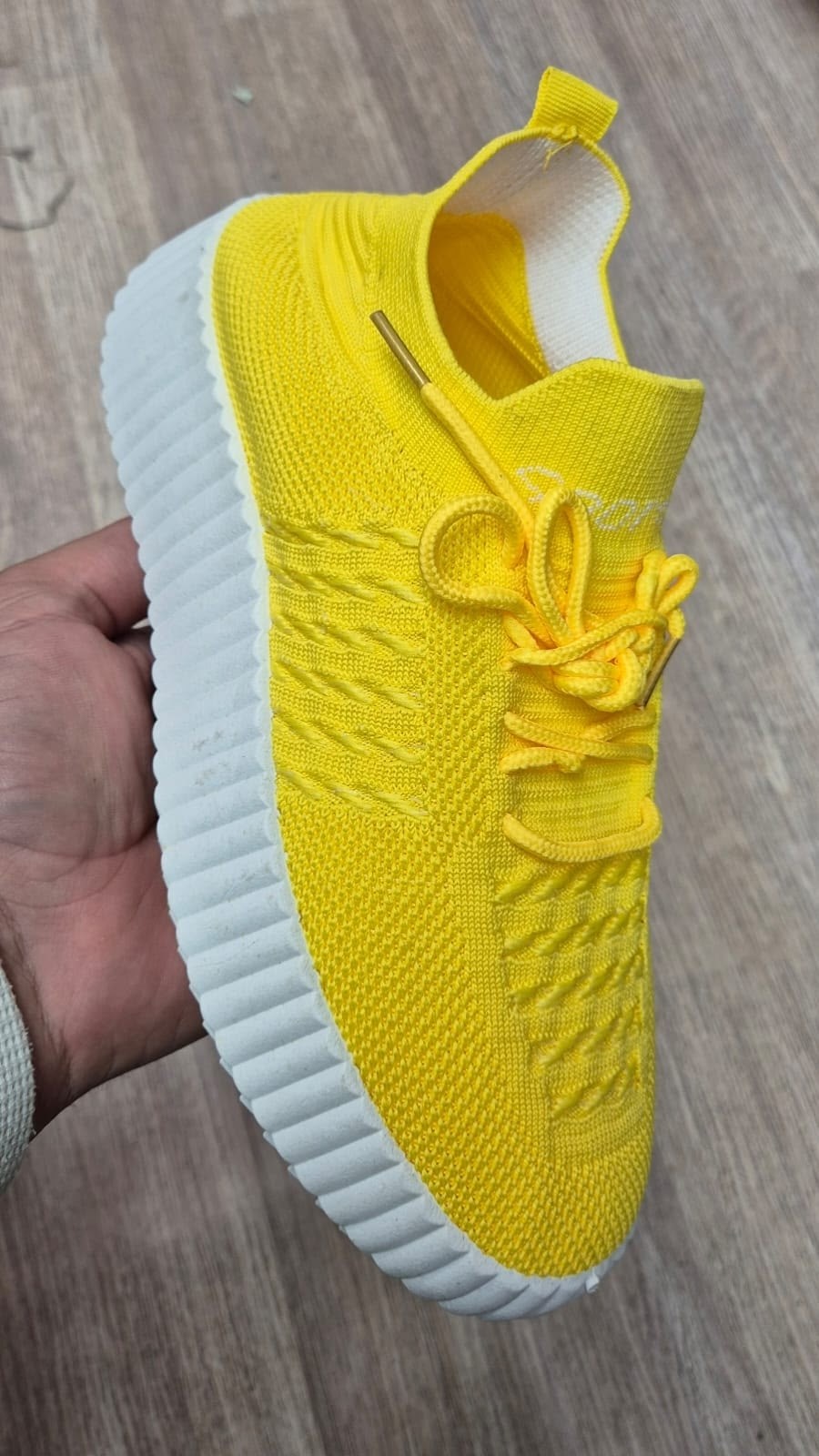 ,кроссовки женскиe,желтые кроссовки,кроссовки летни,кроссовки изики