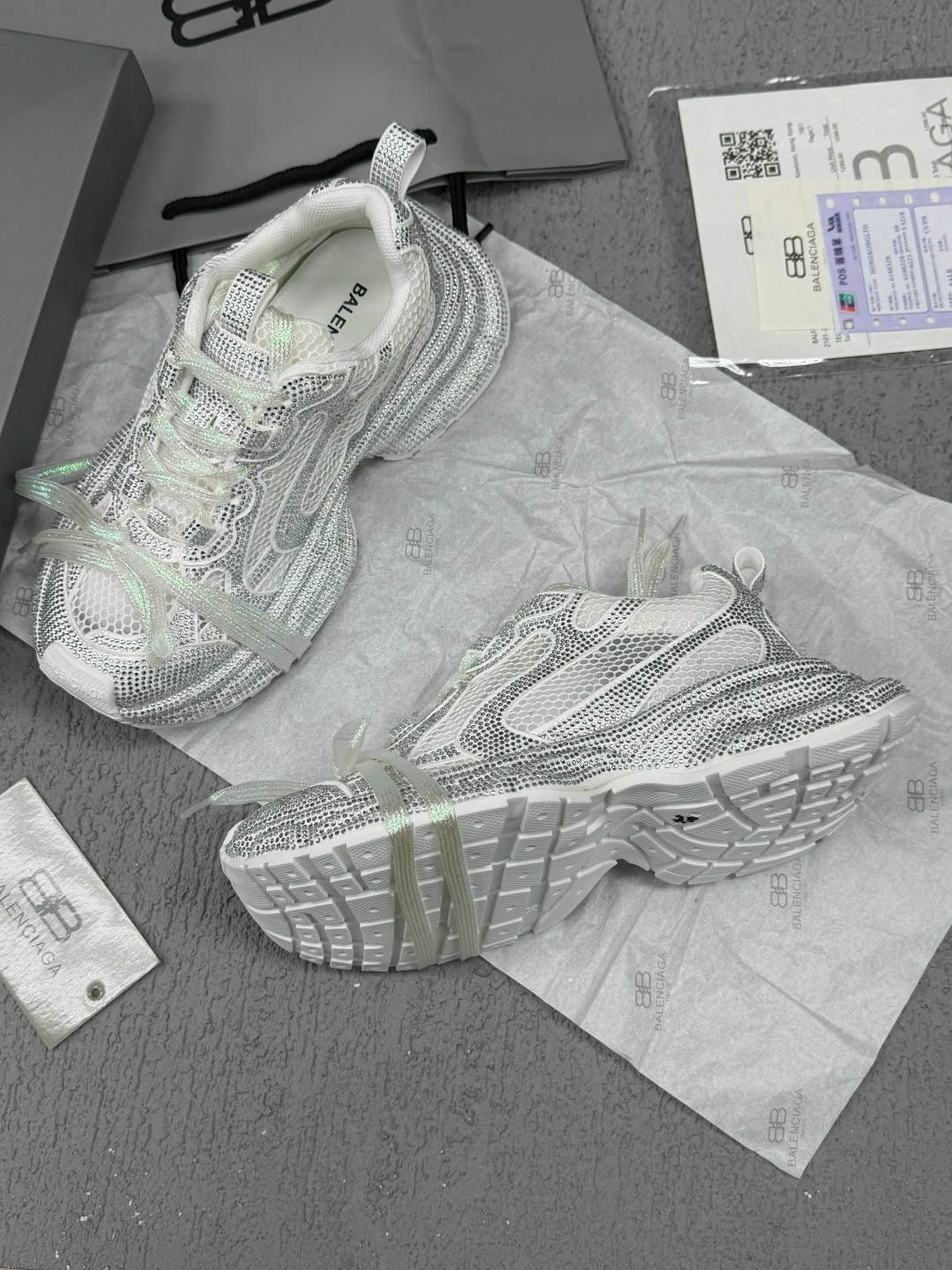 кроссовки женские balenciaga,кроссовки balenciaga,женские кроссовки,кроссовки баленсиага,
