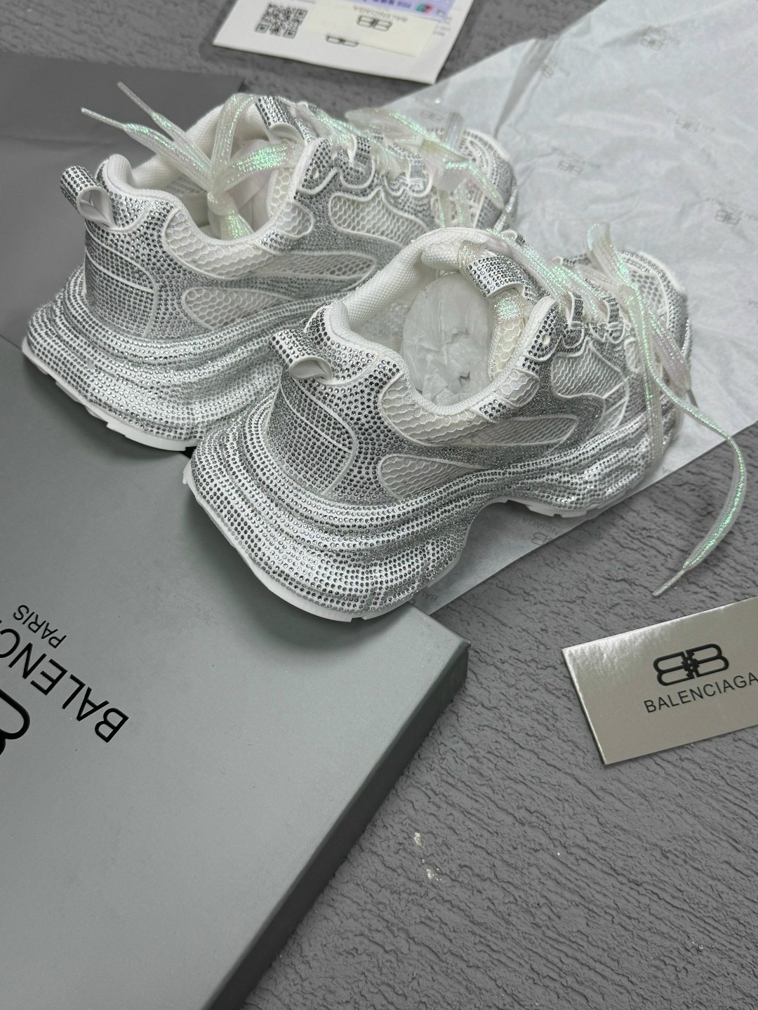 кроссовки женские balenciaga,кроссовки balenciaga,женские кроссовки,кроссовки баленсиага,