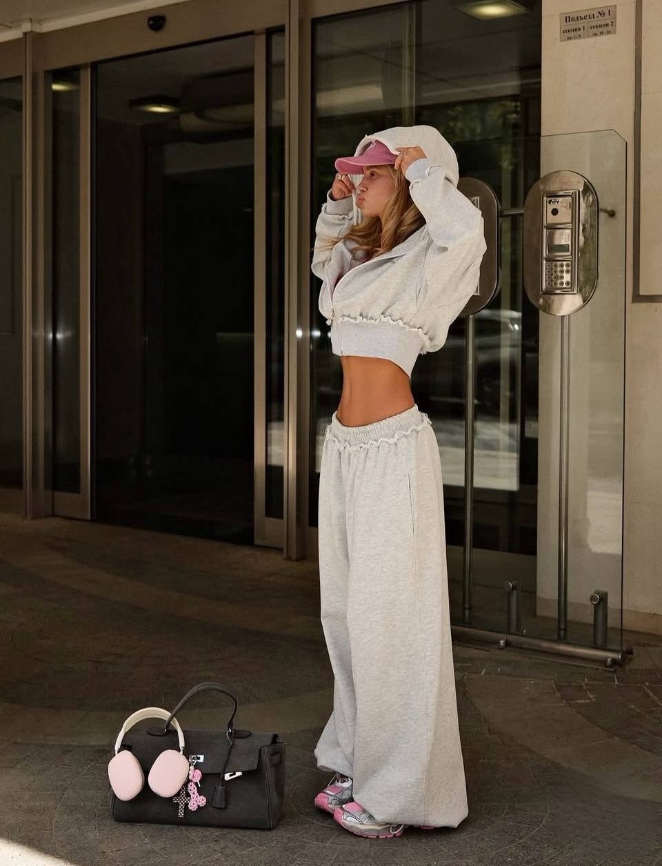 спортивные костюмы женские,розовый спортивный костюм,спортивные костюм,женский спортивный костюм из полиэстера,костюм спортивный оверсайз с капюшоном bliss.brend цвет розовый