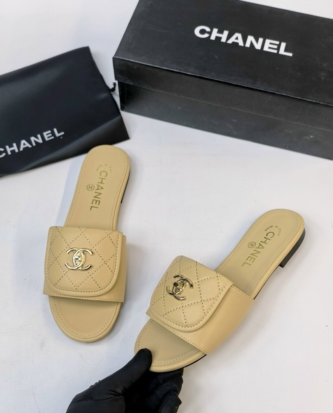 шлепанцы chanel,шлепки шанель женские,шлепки шанель,тапочки женские chanel,тапочки chanel