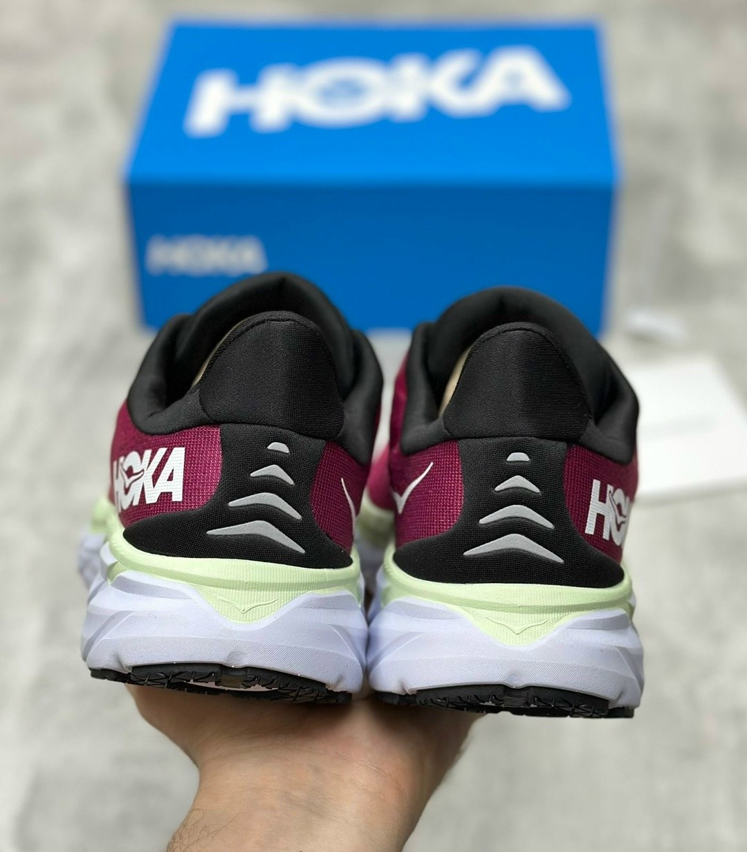 кроссовки hoka one one,кроссовки женские hoka,hoka кроссовки,беговые кроссовки hoka,женские кроссовки