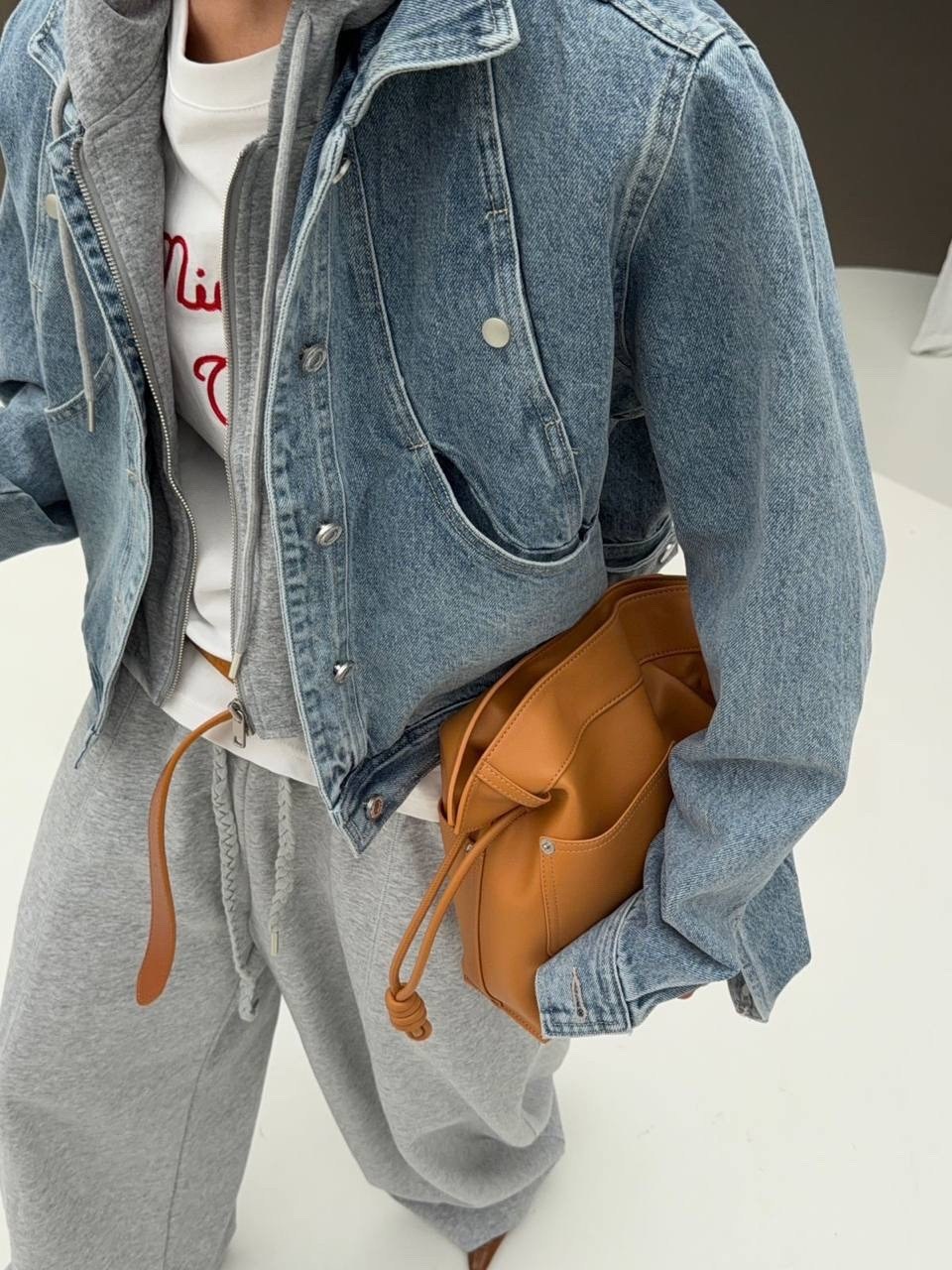 джинсовая куртка женская,джинсовая куртка,джинсовая куртка с капюшоном,куртка джинсовая оверсайз,женская джинсовая куртка с капюшоном