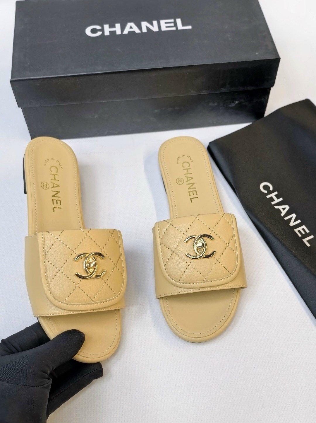 шлепанцы chanel,шлепки шанель женские,шлепки шанель,тапочки женские chanel,тапочки chanel