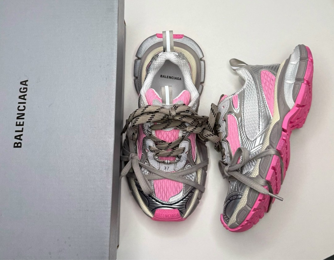 серо-розовые женские кроссовки 3xl balenciaga,кроссовки balenciaga 3xl chunky розовый серый,кроссовки 3xl balenciaga серый/розовый/белый,женские кроссовки balenciaga 3xl серебристые с розовым,кроссовк