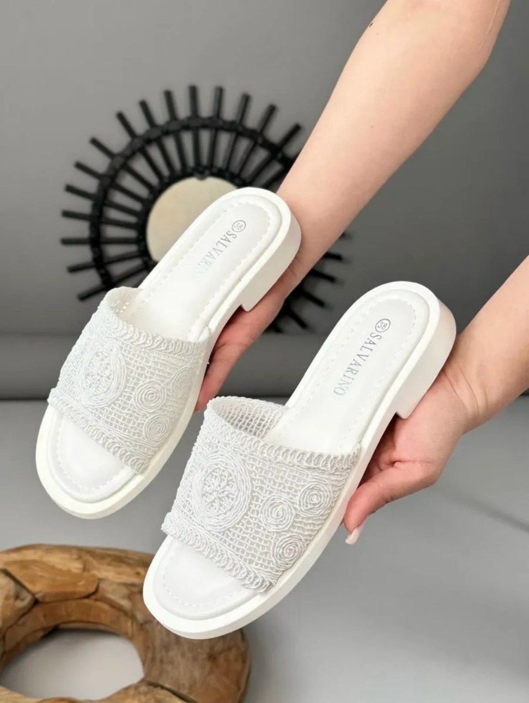 ,вязаные босоножки,вязаная ,женские шлепанцы,белые шлепанцы