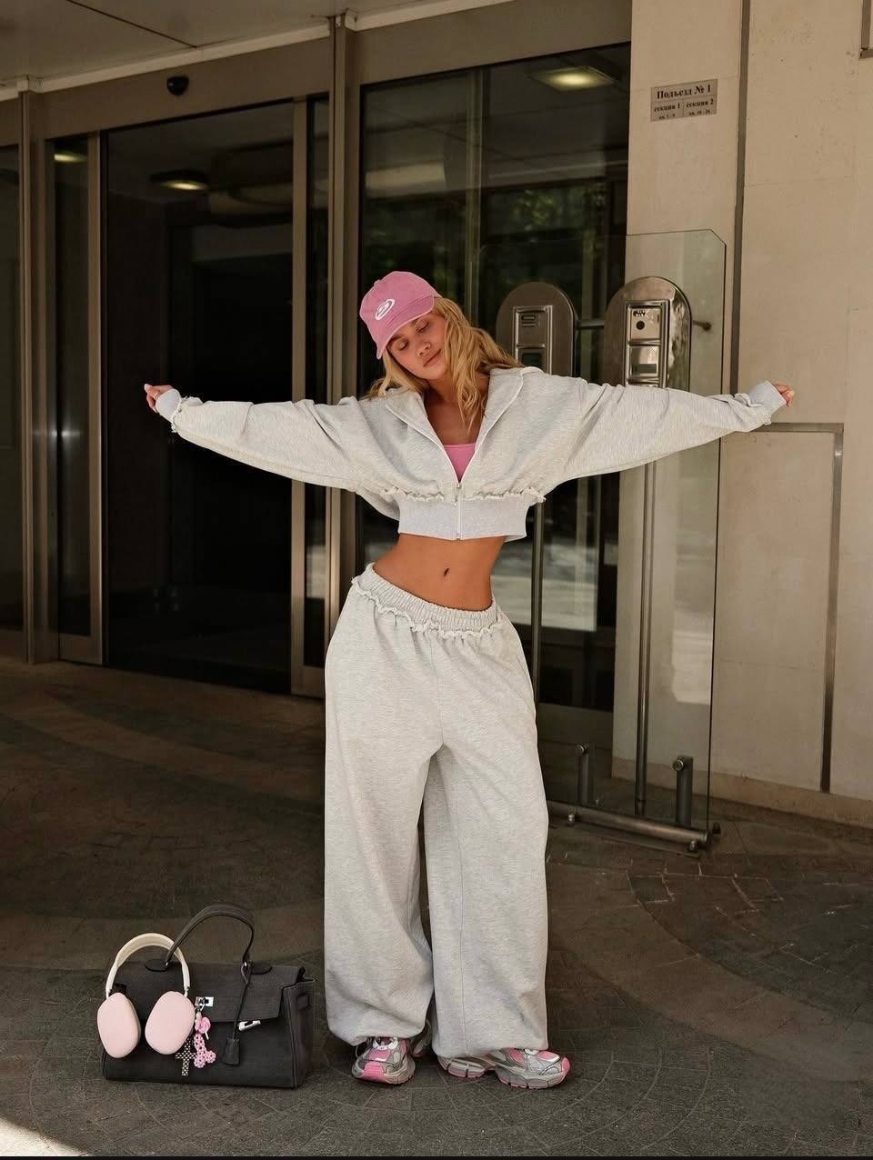 спортивные костюмы женские,розовый спортивный костюм,спортивные костюм,женский спортивный костюм из полиэстера,костюм спортивный оверсайз с капюшоном bliss.brend цвет розовый