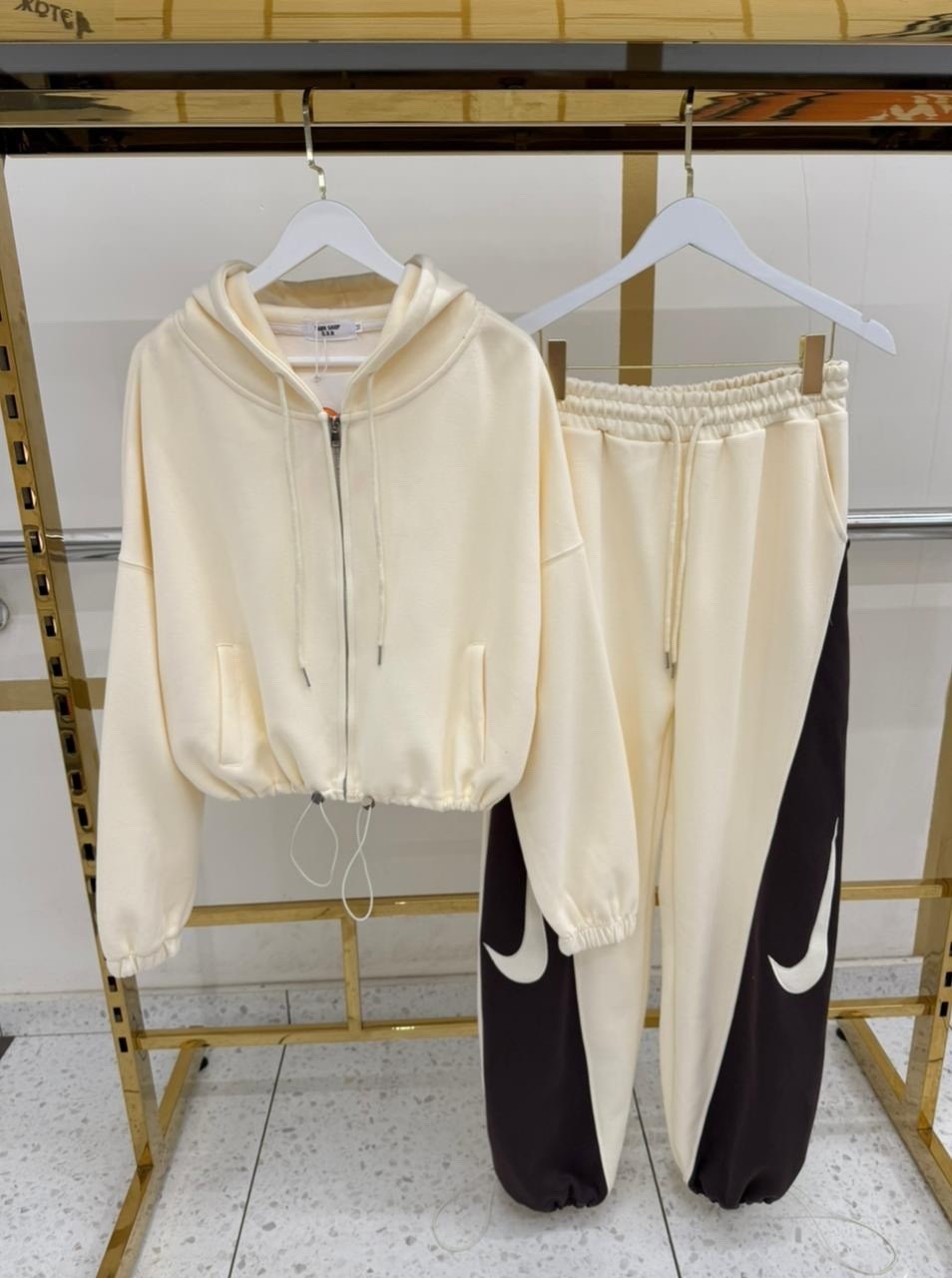 женский спортивный костюм,стильные костюмы,костюм спортивный,костюм спортивные женские костюмы,спортивный костюм nike