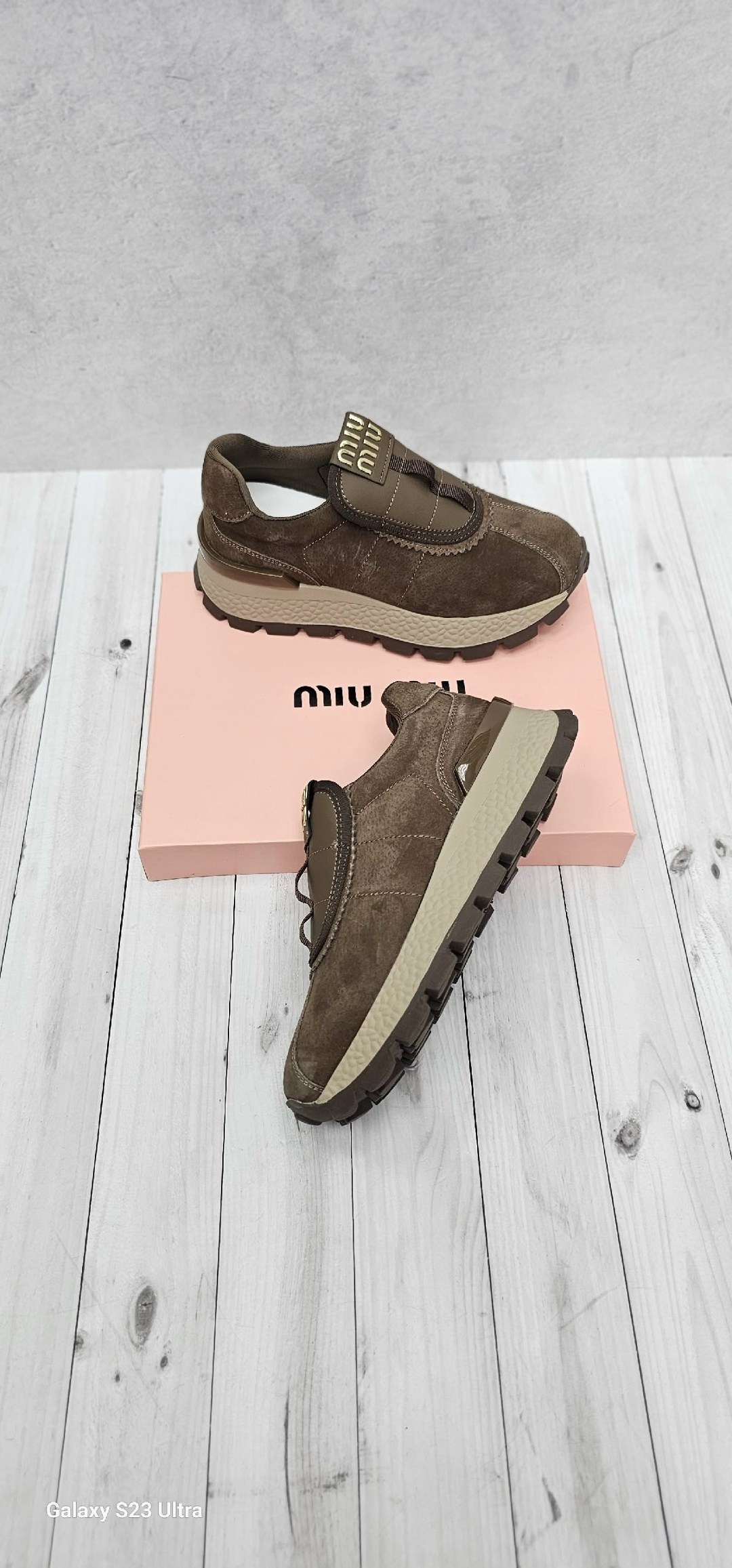 miu miu кроссовки женские,,кроссовки miu miu,женские кроссовки miu miu tyre молочные,кроссовки miu
