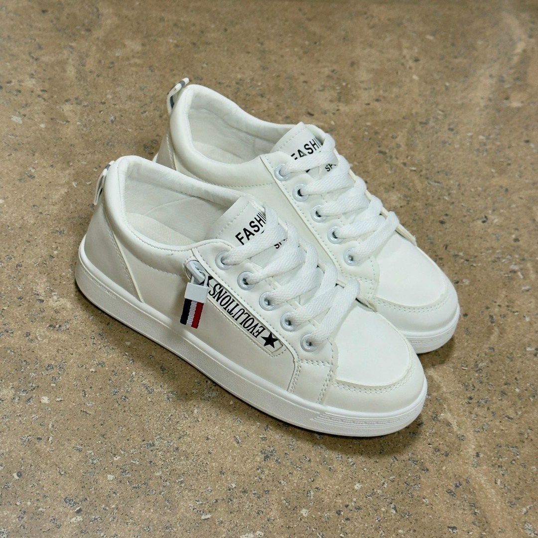 ,белые кроссовки,женские кроссовки,обуви,спортивная