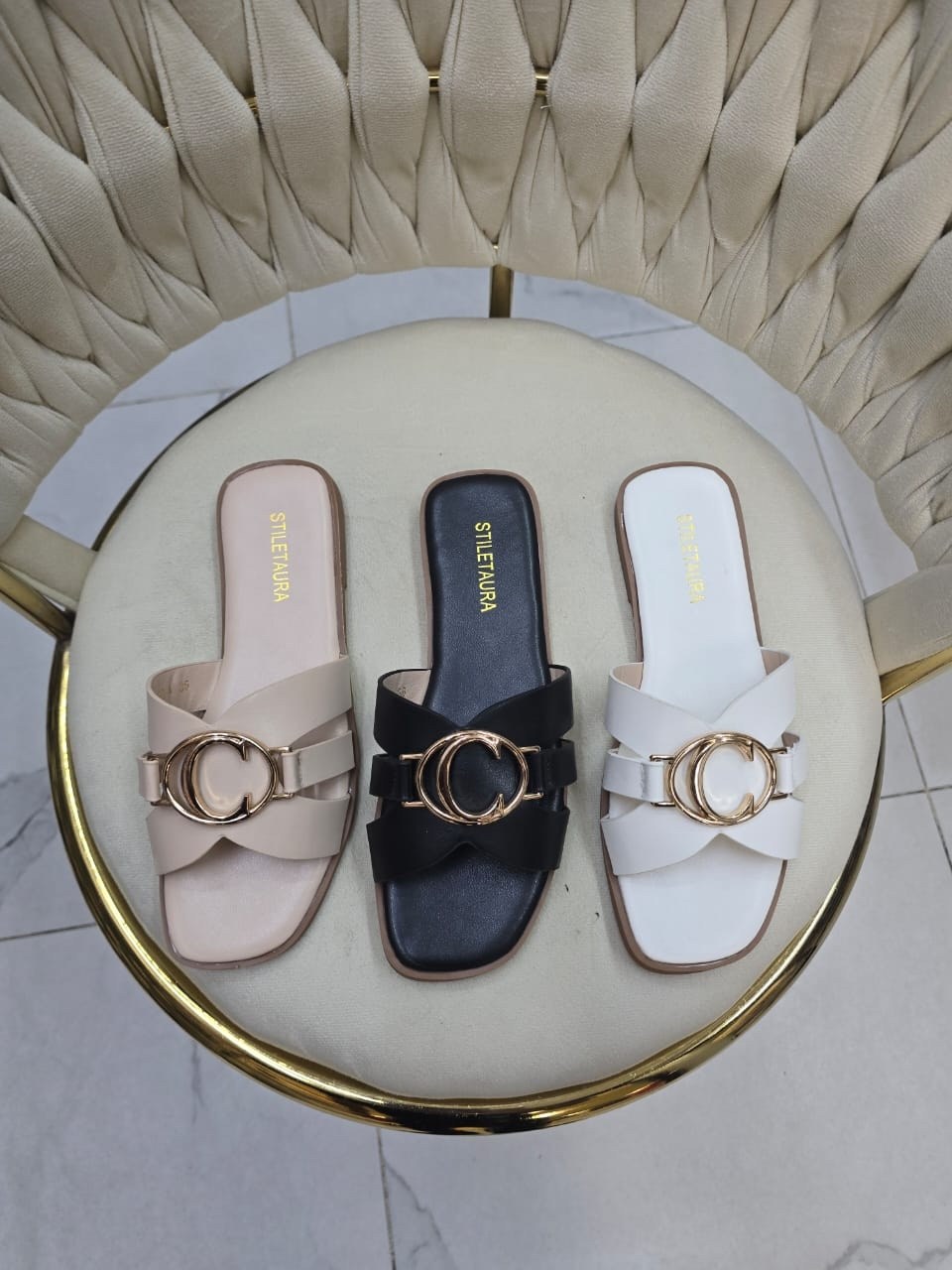 ,шлепанцы женские,модные тапочки,модные шлепанцы,сандалии