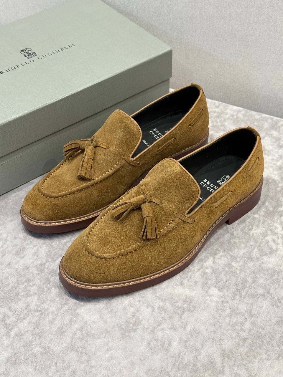 замшевые лоферы с кисточками brunello cucinelli,замшевые лоферы brunello cucinelli,,мужские замшевые лоферы,замшевые лоферы тёмно синие мужские